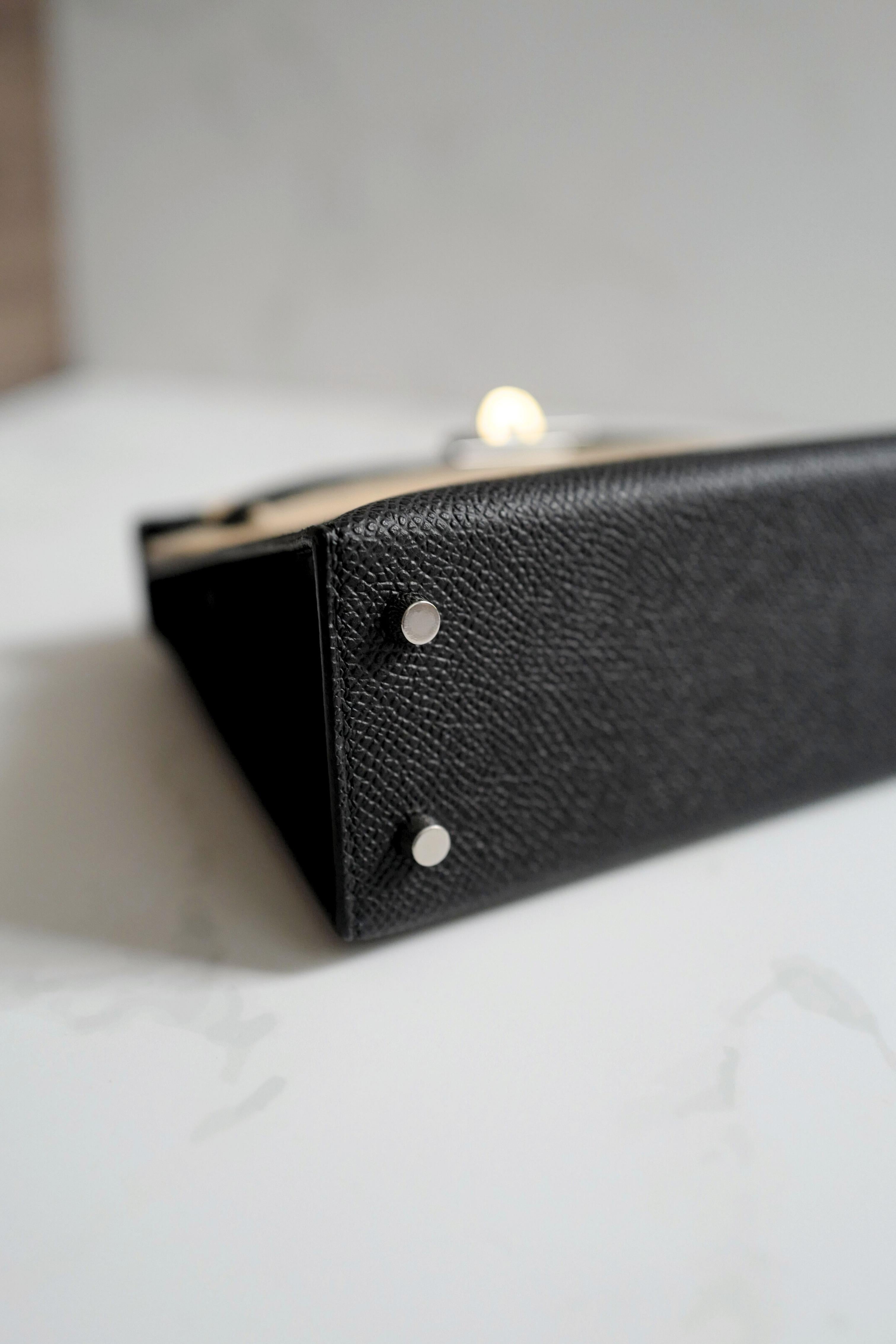 BNIB Hermes Mini Kelly Noir Nero Epsom Electrum Hardware Timbro K 2025 in vendita 5