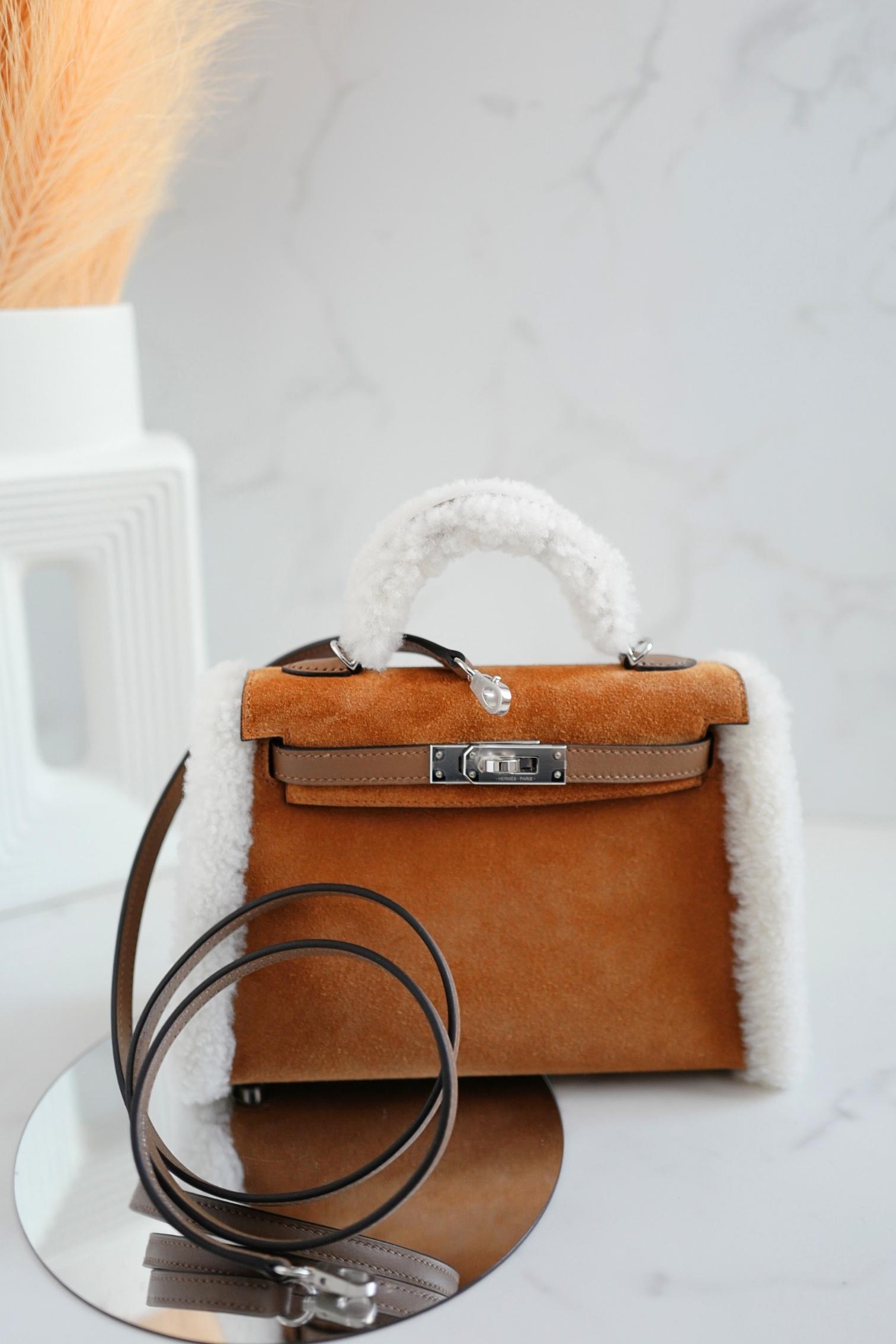 BNIB Hermès Mini Kelly Teddy Gold/Ecru/Alezan Shearling Suede Palladium Hardware in vendita 8