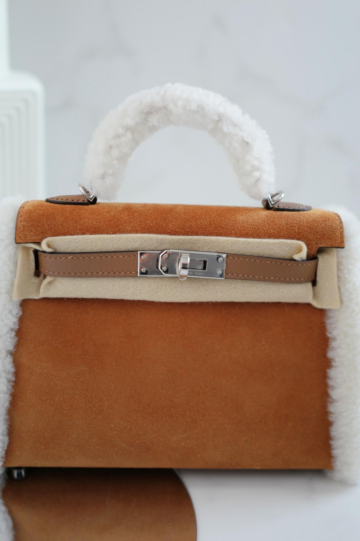 BNIB Hermès Mini Kelly Teddy Gold/Ecru/Alezan Shearling Suede Palladium Hardware in vendita 15