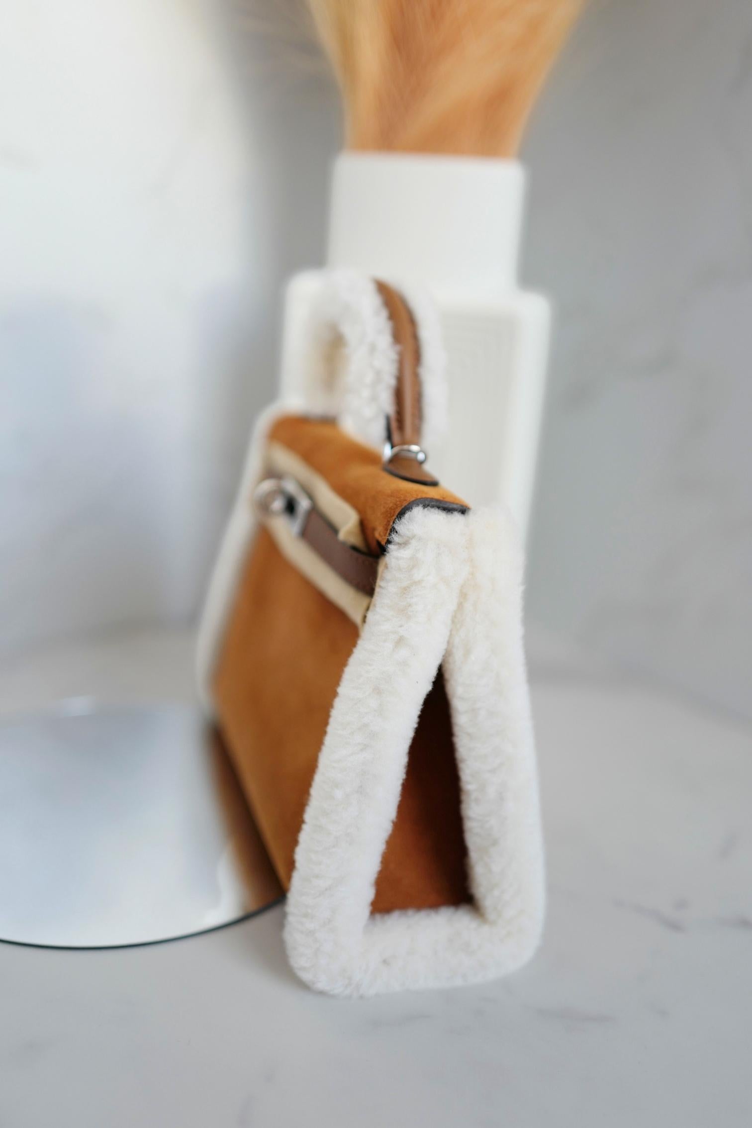 BNIB Hermès Mini Kelly Teddy Gold/Ecru/Alezan Shearling Suede Palladium Hardware in vendita 1