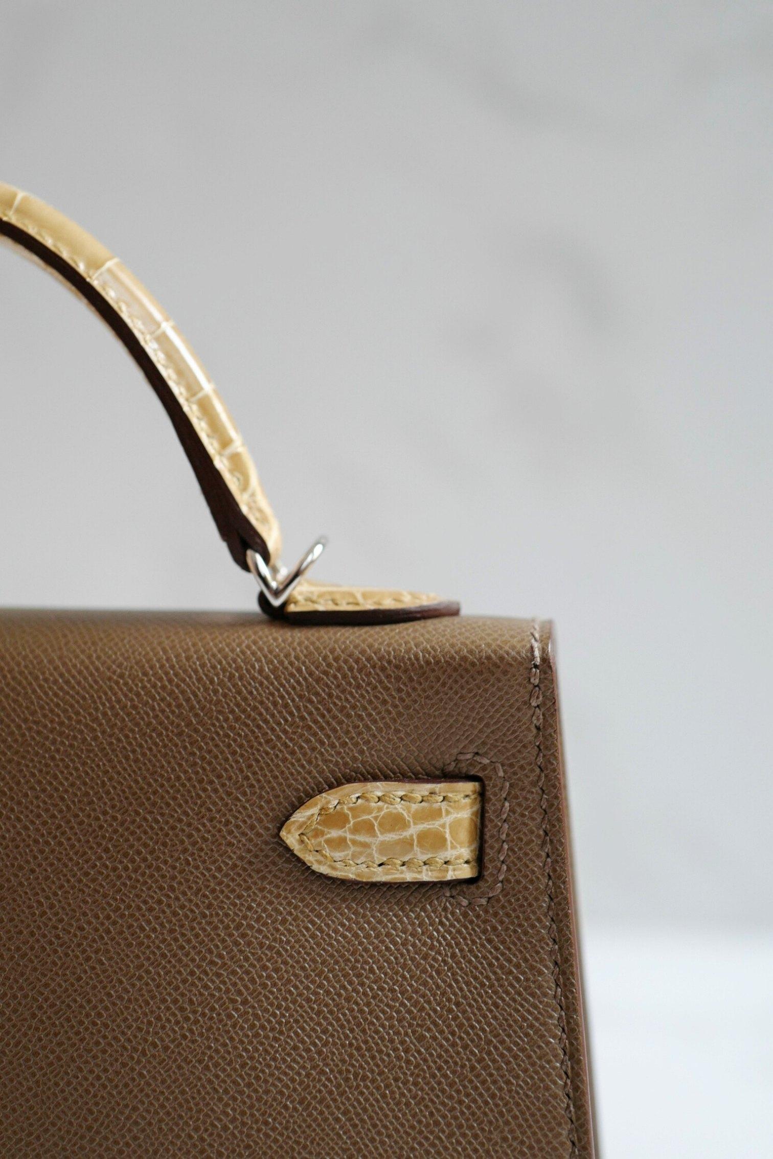 BNIB Hermes Mini Kelly touch Madame/Shiny Alligator in Etoupe Beige Sable PHW en venta 8