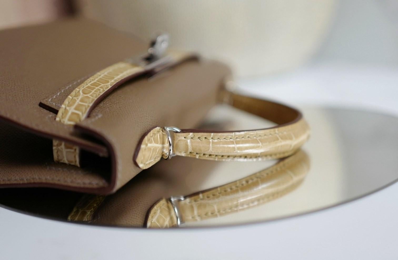 BNIB Hermes Mini Kelly touch Madame/Shiny Alligator in Etoupe Beige Sable PHW en venta 9