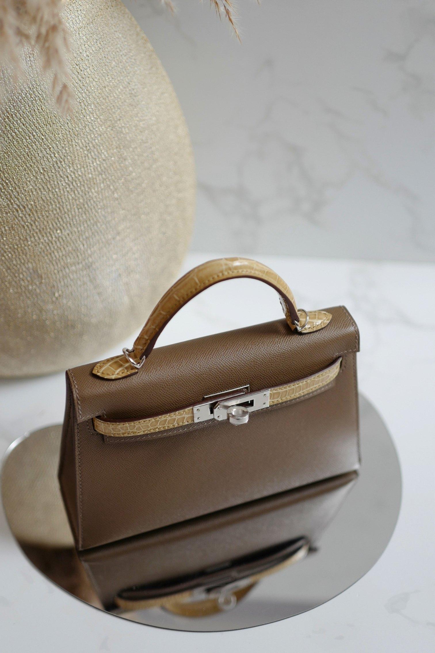 BNIB Hermes Mini Kelly touch Madame/Shiny Alligator in Etoupe Beige Sable PHW en venta 15