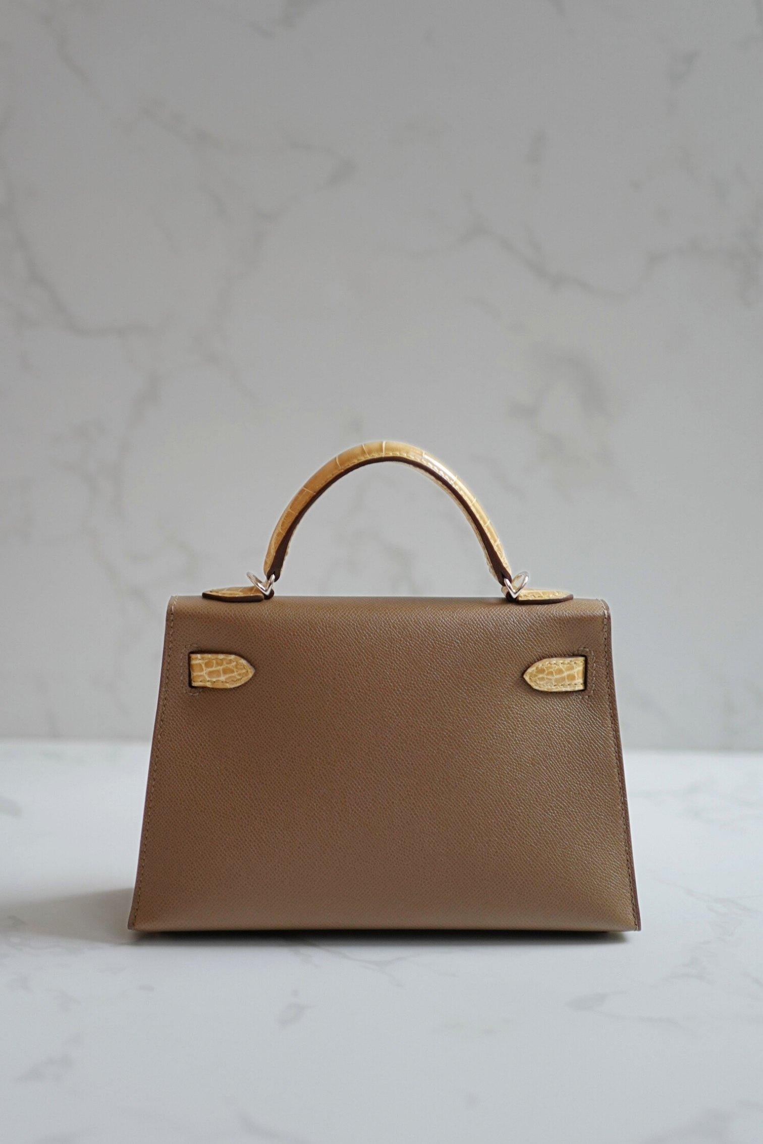 De las mujeres BNIB Hermes Mini Kelly touch Madame/Shiny Alligator in Etoupe Beige Sable PHW en venta