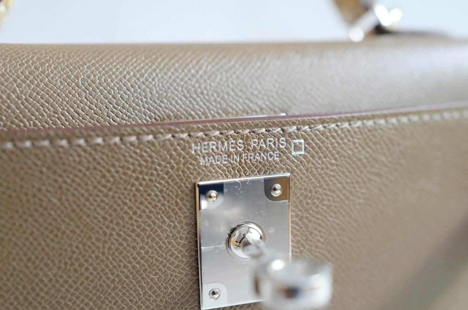 BNIB Hermes Mini Kelly touch Madame/Shiny Alligator in Etoupe Beige Sable PHW en venta 5
