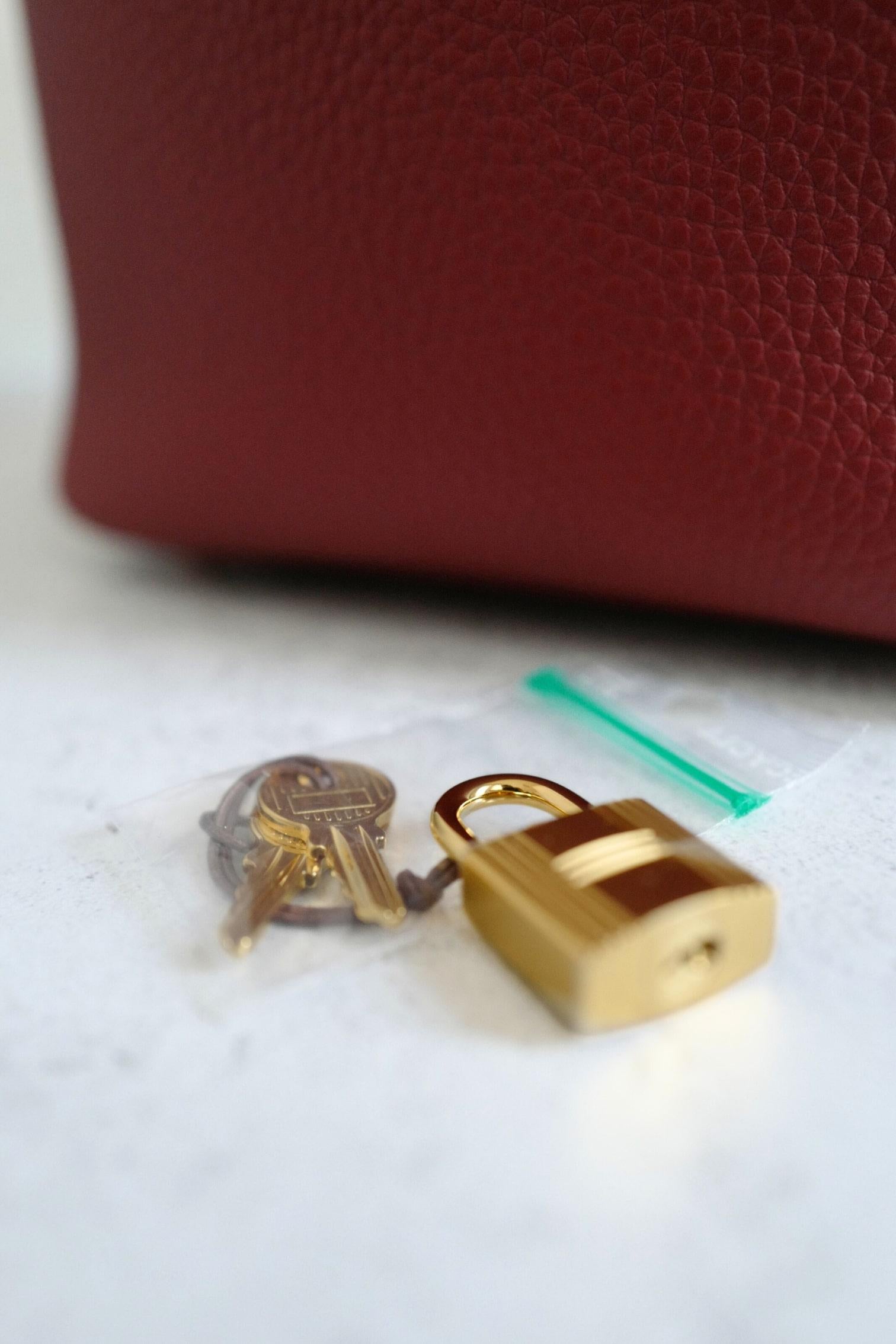 BNIB Hermès Picotin 18 Bag Rouge H Clemence Leather with Gold Hardware en vente 9