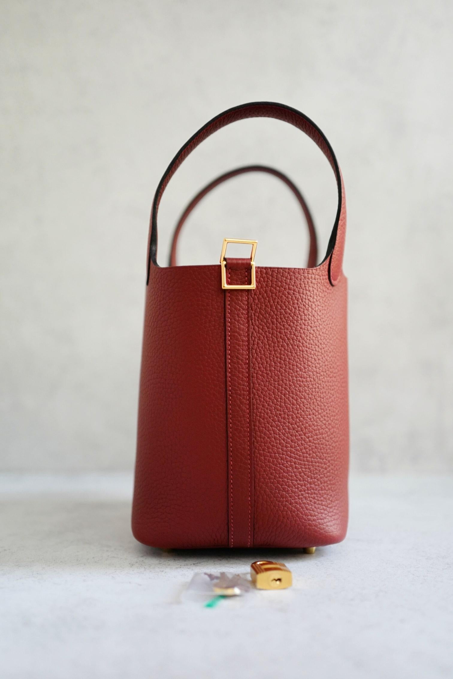 BNIB Hermès Picotin 18 Bag Rouge H Clemence Leather with Gold Hardware Pour femmes en vente