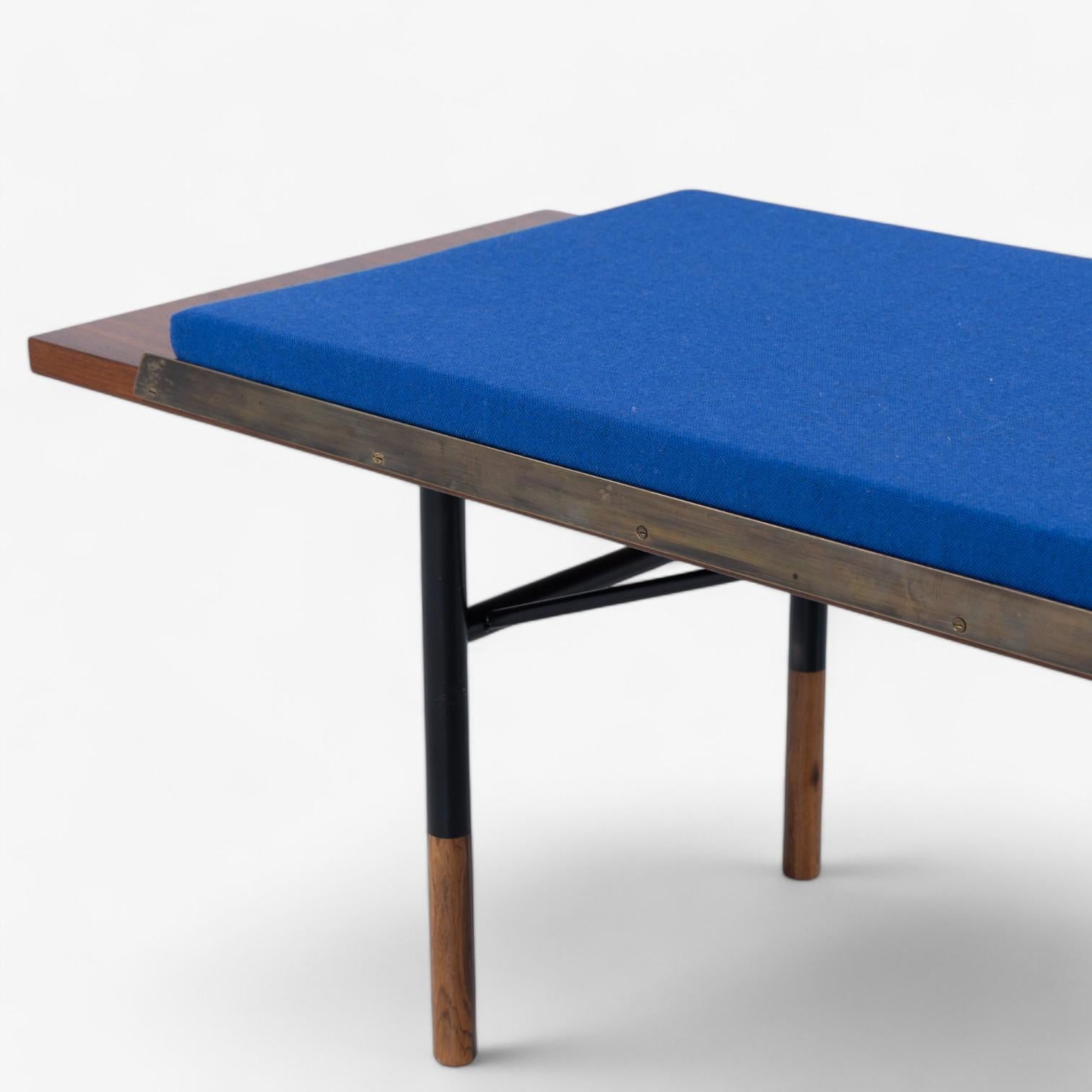 BO 101 - rare bench in Rio rosewood by Finn Juhl For Sale 1