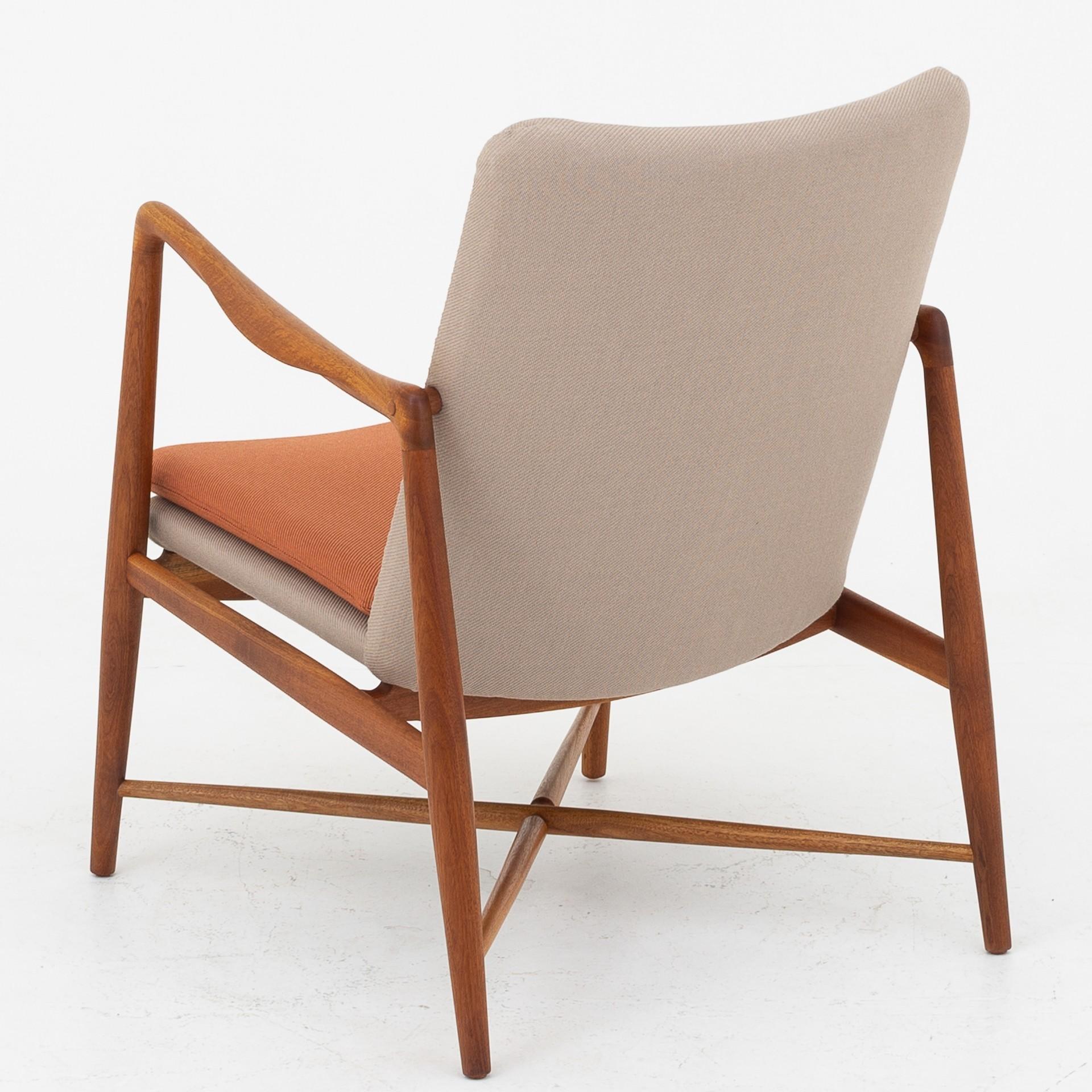 BO 59 - Easy chair in mahogany with new fabric (Twill Weave from Kvadrat - code 230 & 550). Designed in 1946. Maker Bovirke.