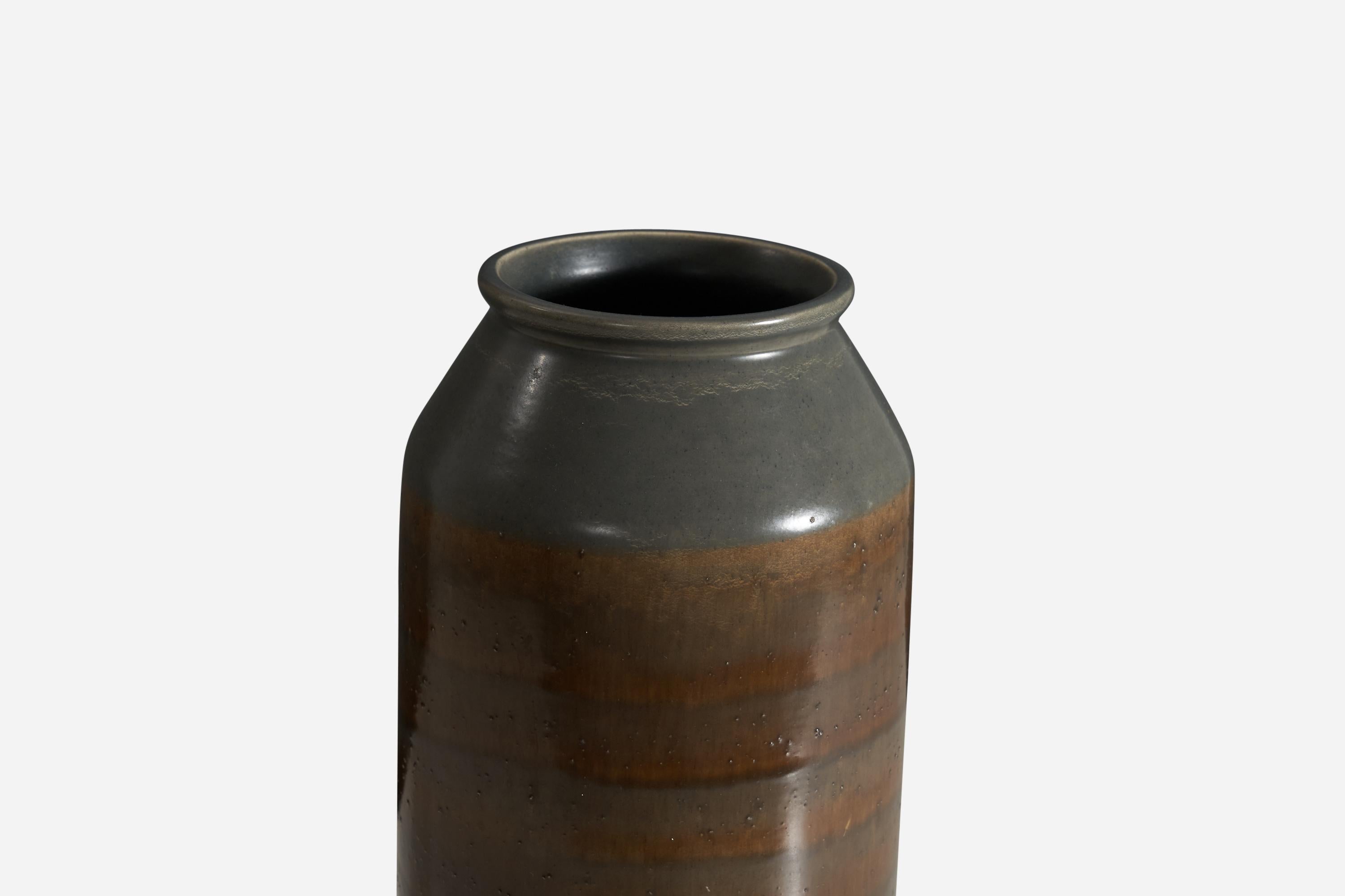 Mid-20th Century Bo Fajans, Large Vase, Brown-Glazed Earthenware, Sweden, c. 1940s For Sale