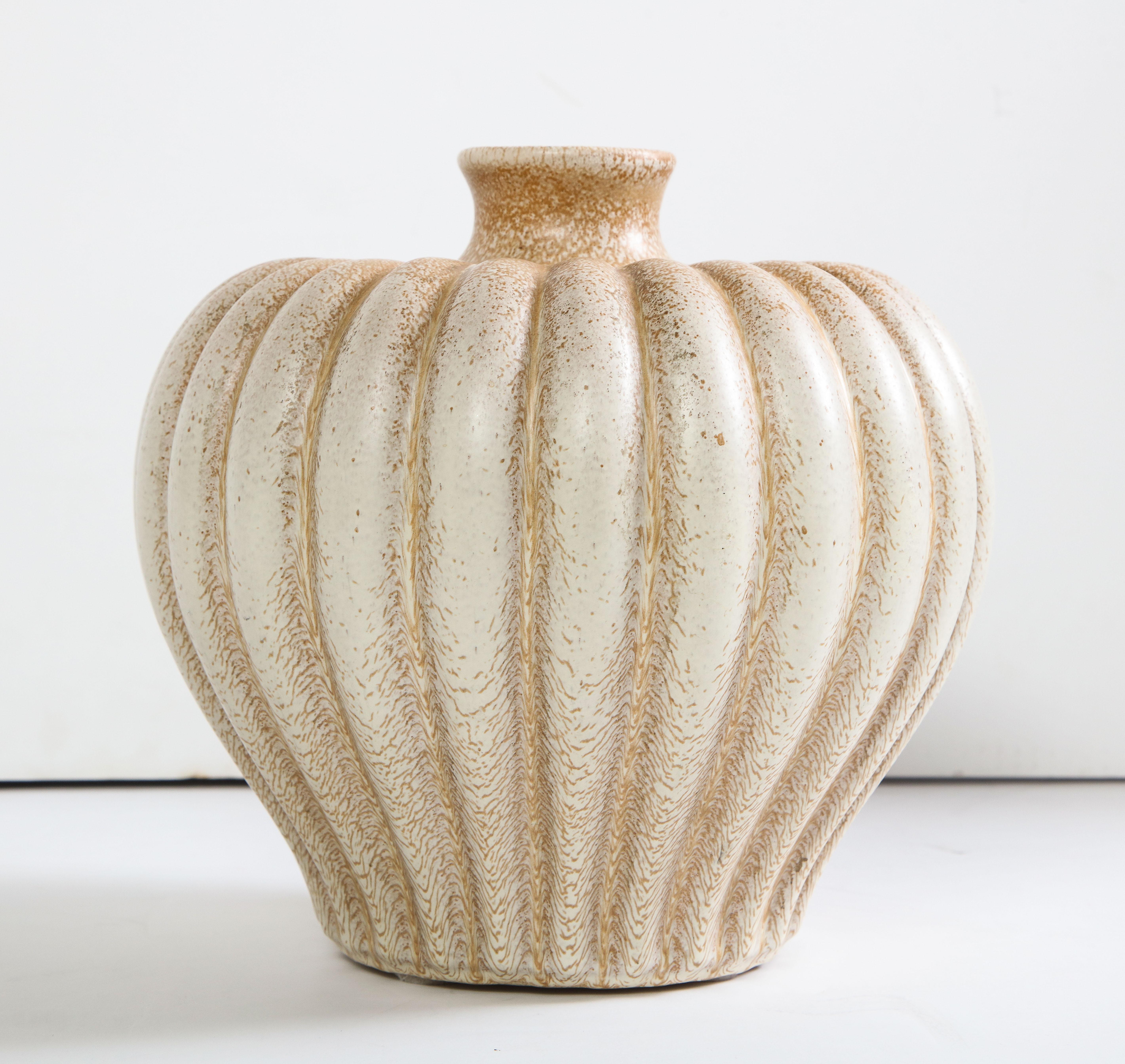 Vase aus Töpferwaren von Bo Fajans, entworfen von Evald Dahlskog (Keramik) im Angebot