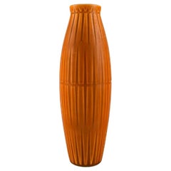 Bo Fajans, Schweden, Vase aus glasierter Keramik mit geripptem Korpus, 1960er-1970er Jahre