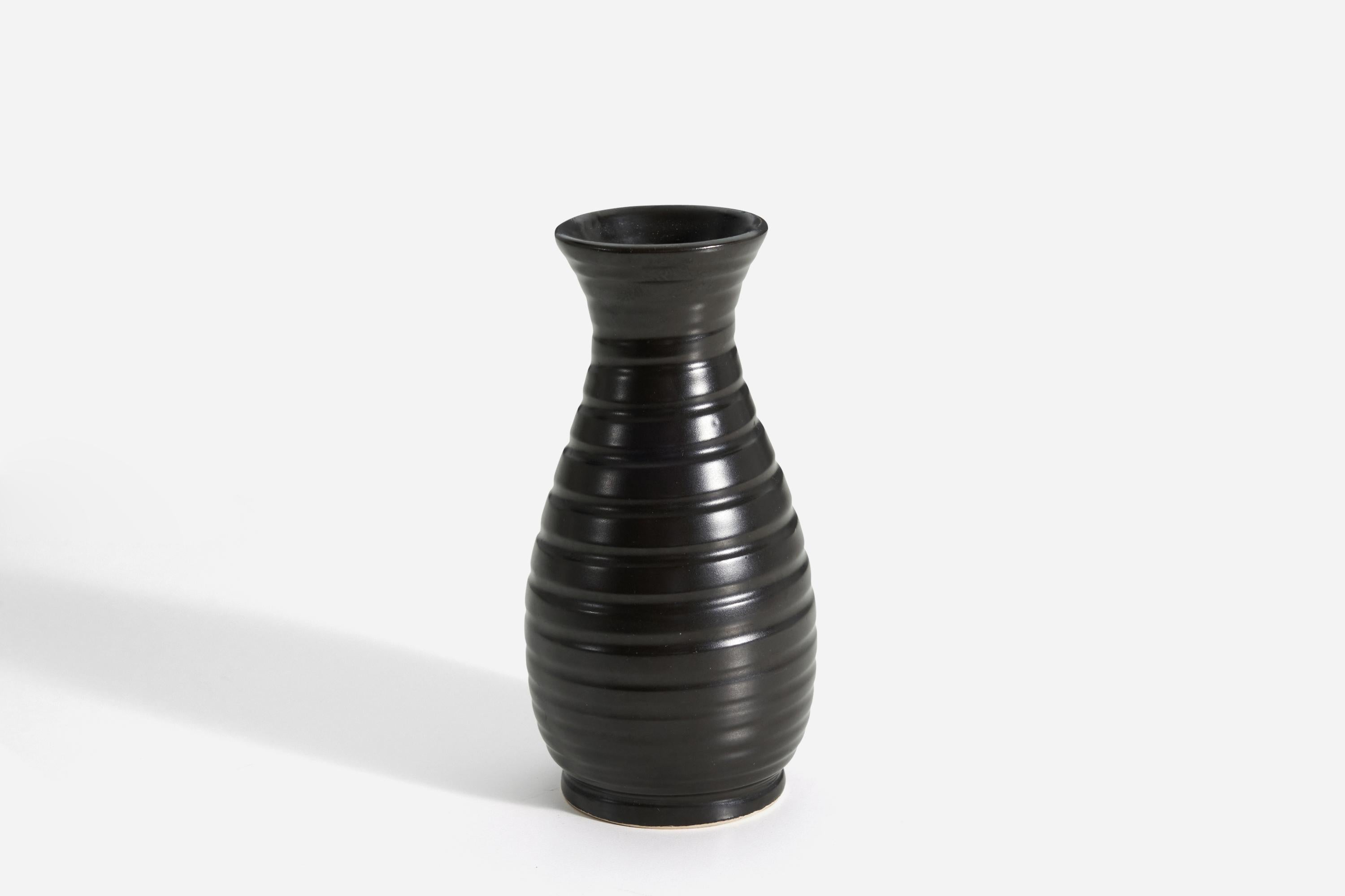 Art Deco Bo Fajans, Vase, Black-Glazed Earthenware, Sweden, c. 1940s For Sale