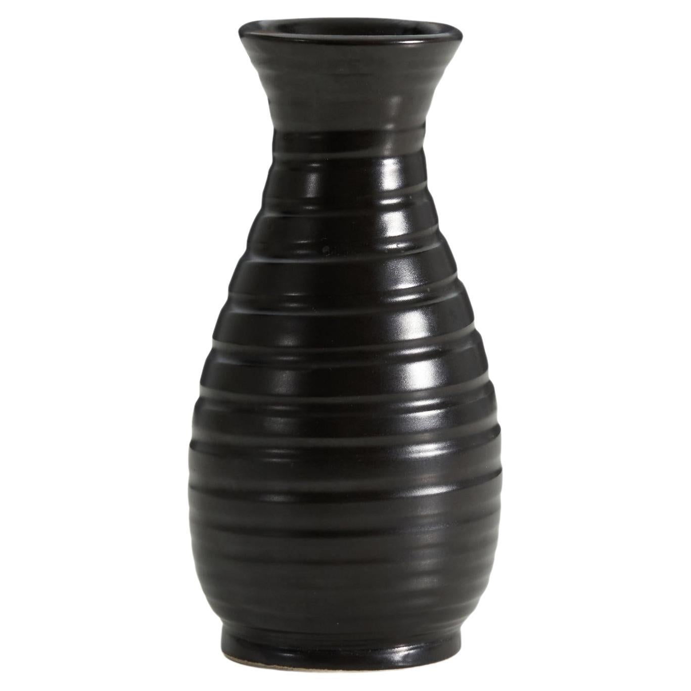 Bo Fajans, Vase, Black-Glazed Earthenware, Sweden, c. 1940s For Sale