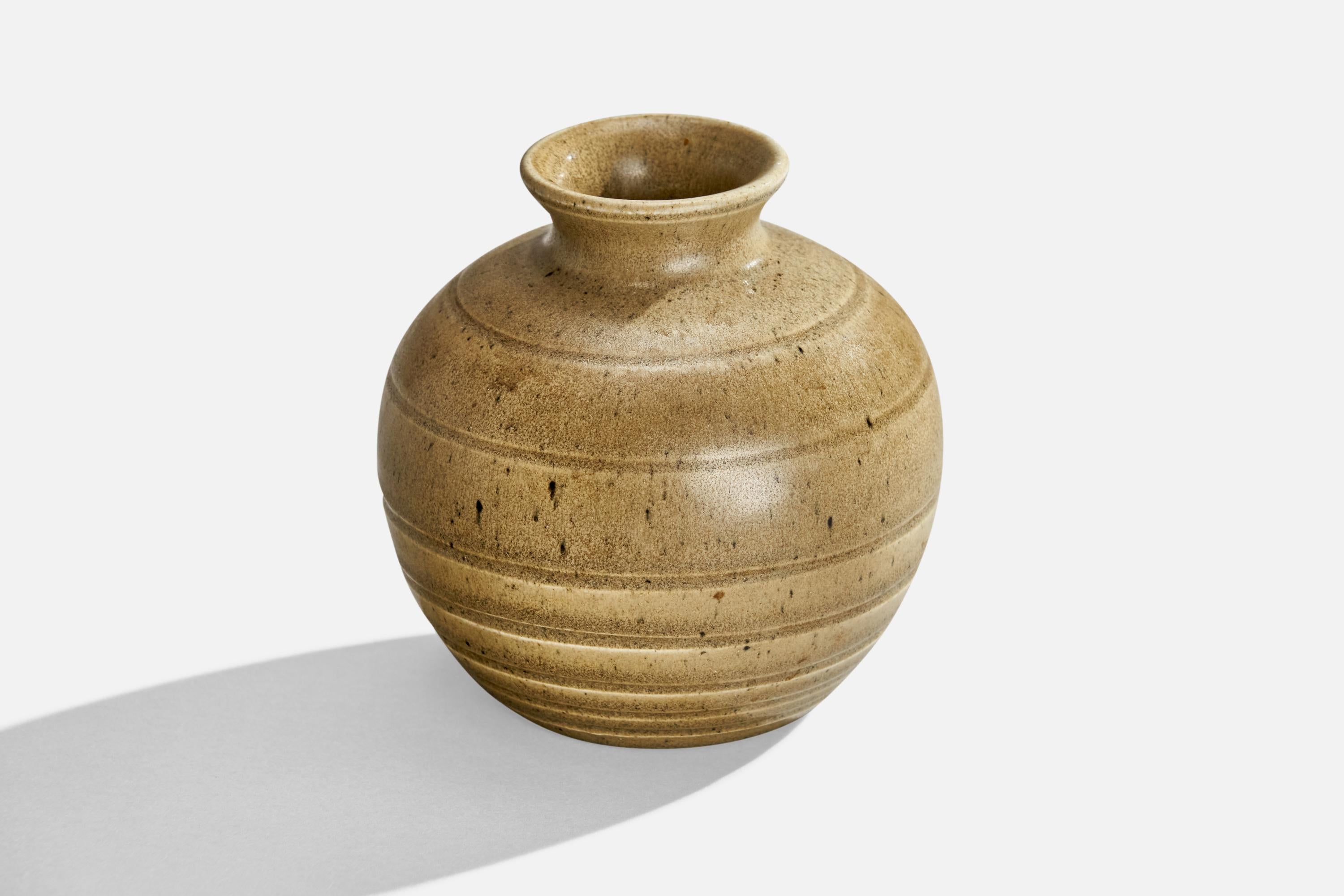 A grey-glazed incised ceramic vase designed and produced by Bo Fajans, Gefle, Sweden, c. 1940s.