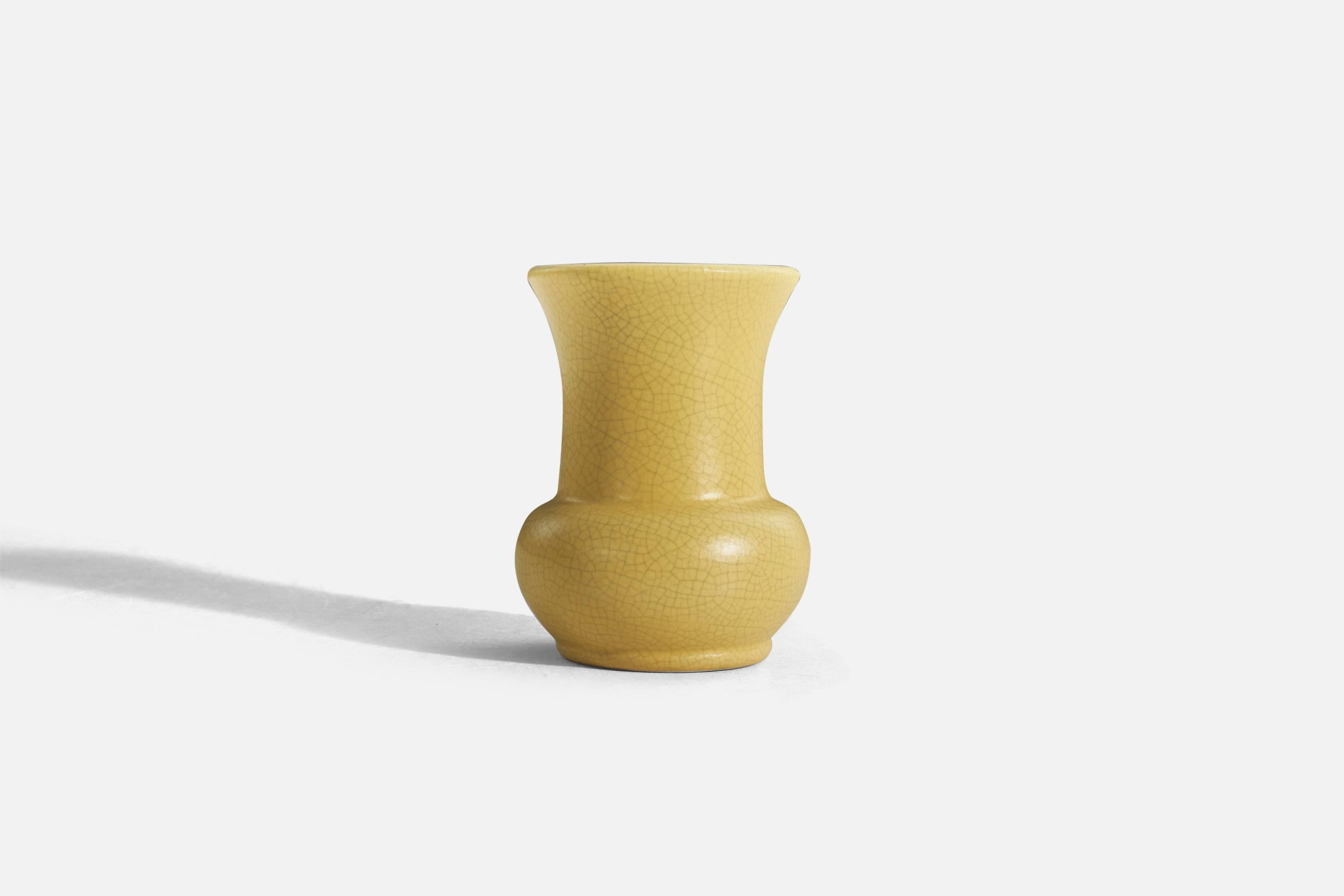 Scandinave moderne Vase en faïence émaillée jaune de Bo Fajans, Suède, années 1930 en vente