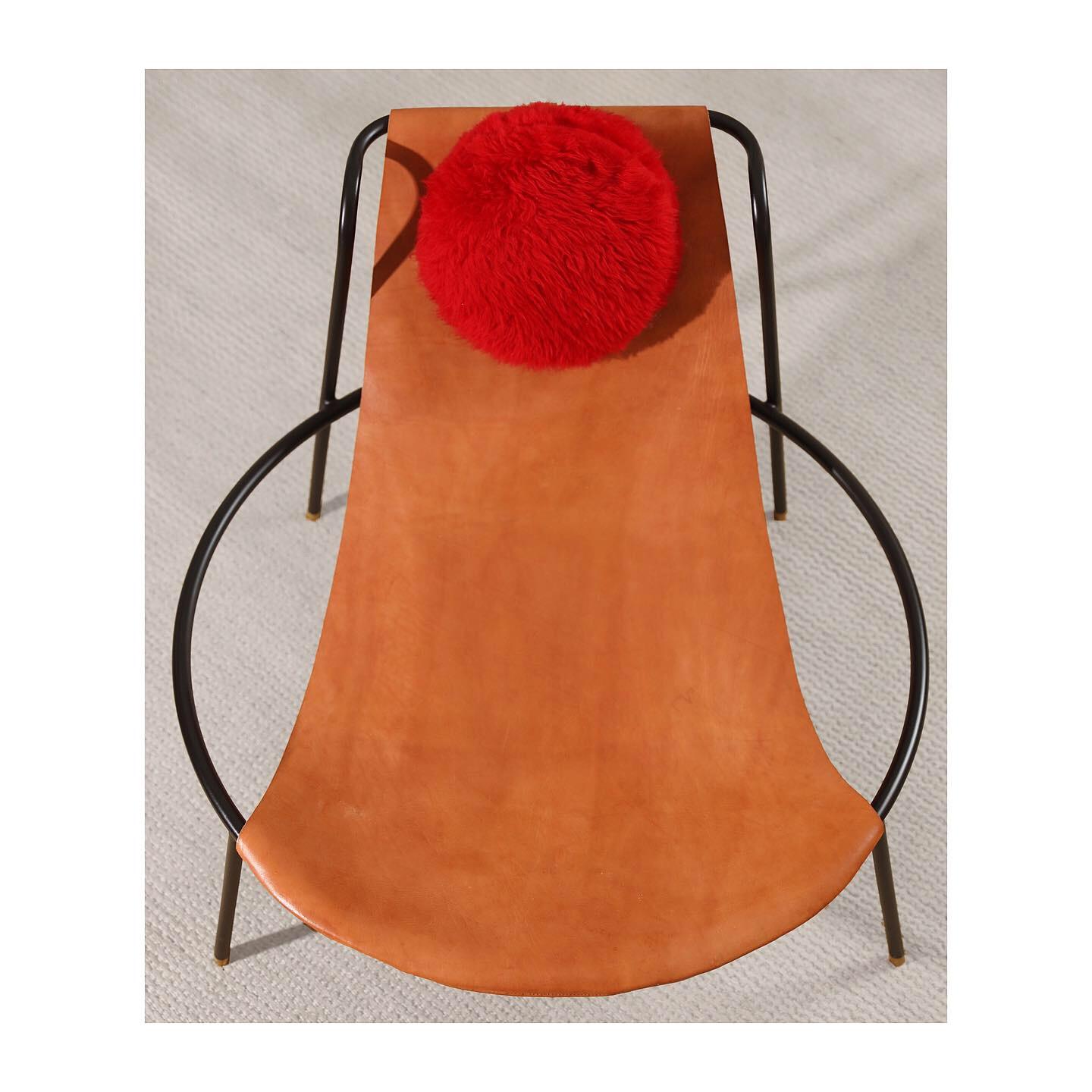 Bo Minimalist Lounge Chair, Brazilian Design, Leather, Steel and Wool For Sale 8