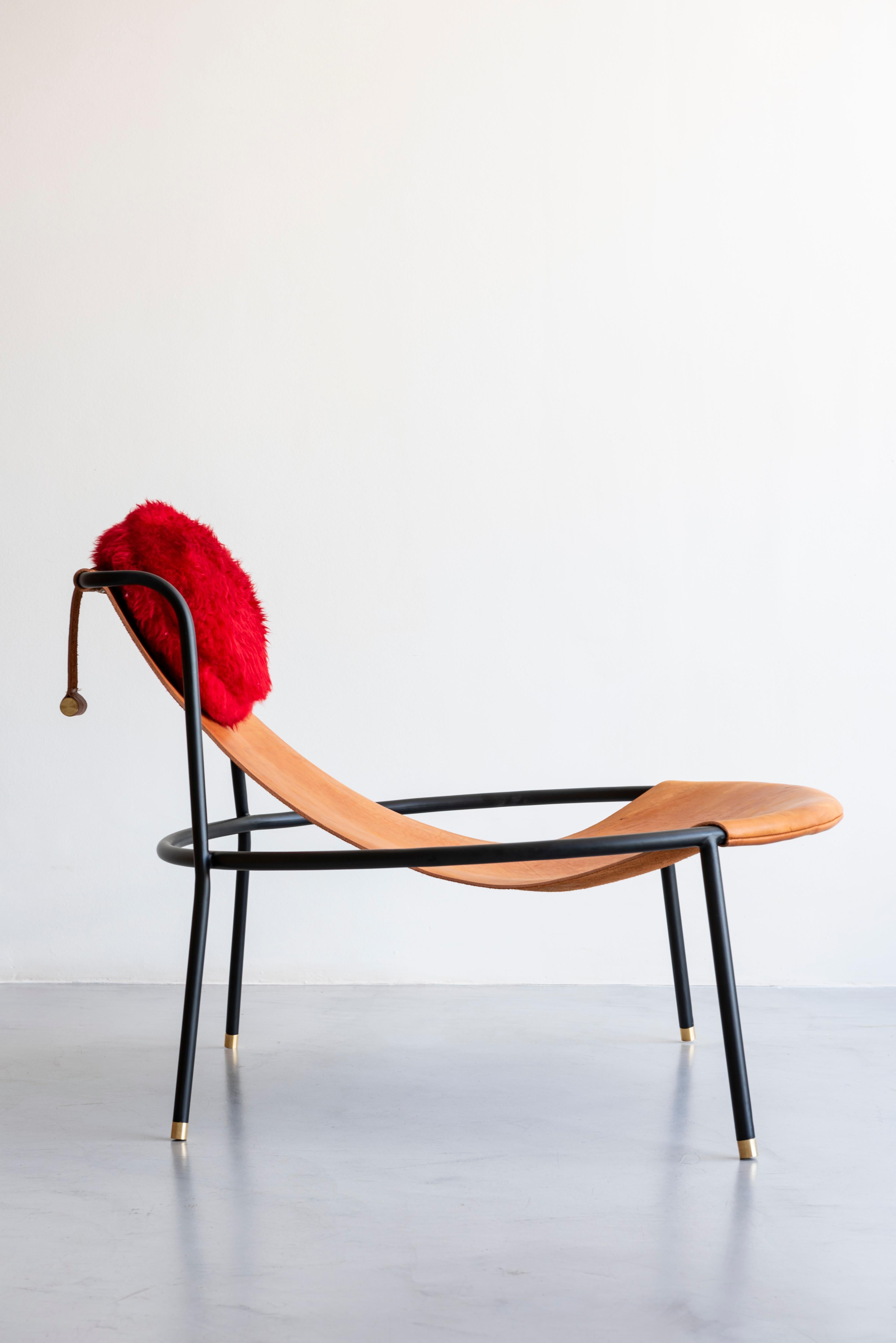 Hand-Crafted Bo Minimalist Lounge Chair, Brazilian Design, Leather, Steel and Wool For Sale