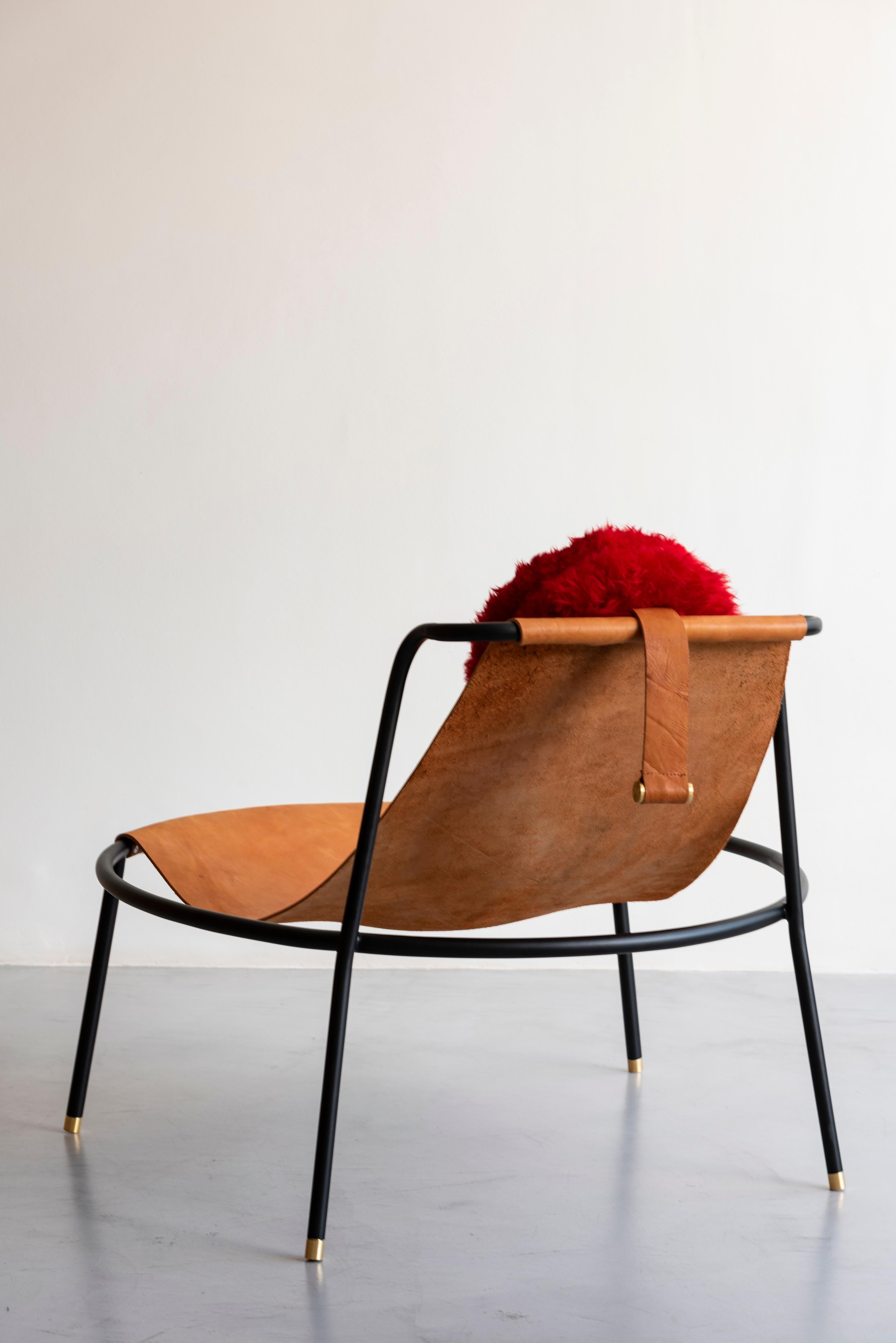 Bo Minimalist Lounge Chair, Brazilian Design, Leather, Steel and Wool In New Condition For Sale In São Paulo, SP