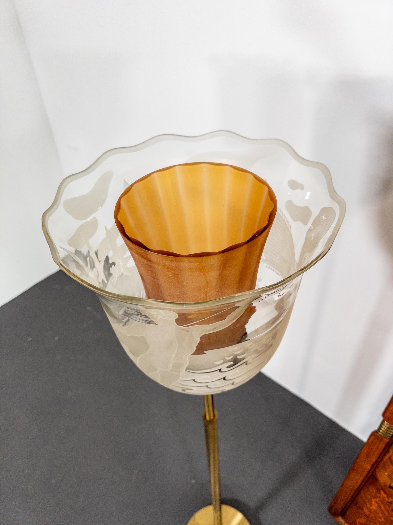 Bo Notini para Glössner - Lámpara de pie de vidrio grabado y latón, Suecia, c. 1940 en venta 1