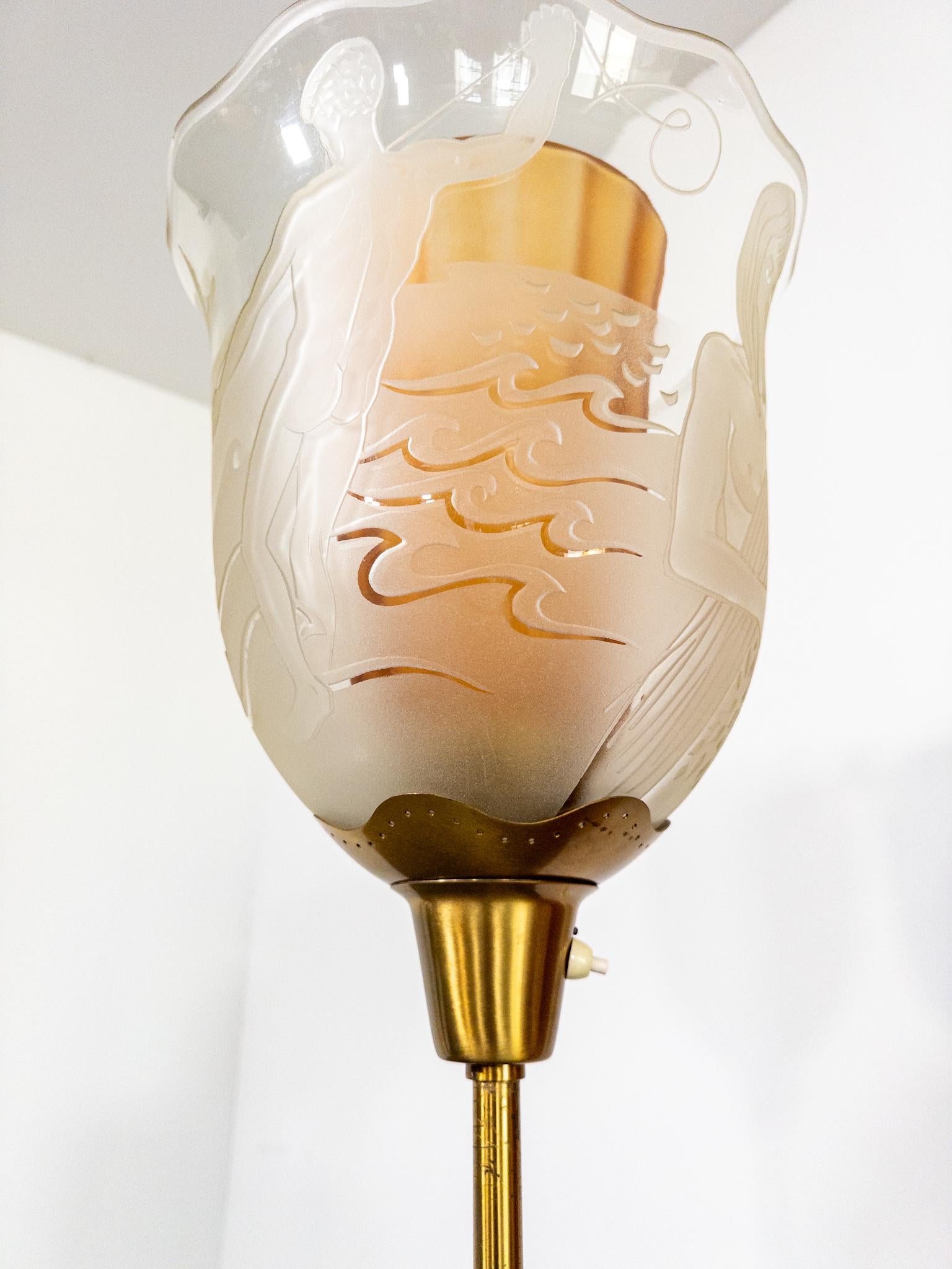 Bo Notini para Glössner - Lámpara de pie de vidrio grabado y latón, Suecia, c. 1940 en venta 2