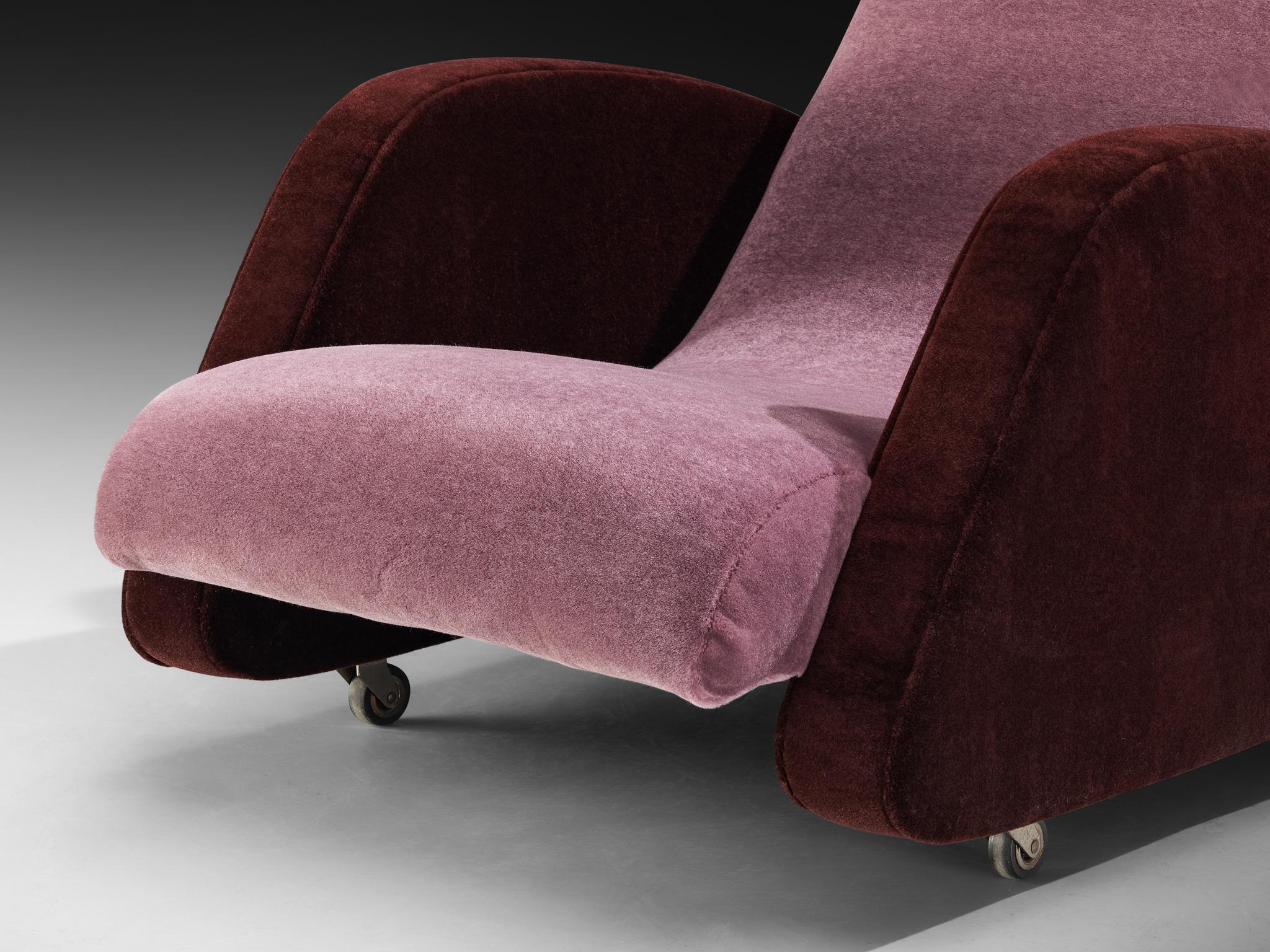 Bo Wretling para Otto Wretling Silla de salón de mohair Pierre Frey bicolor morado mediados del siglo XX en venta