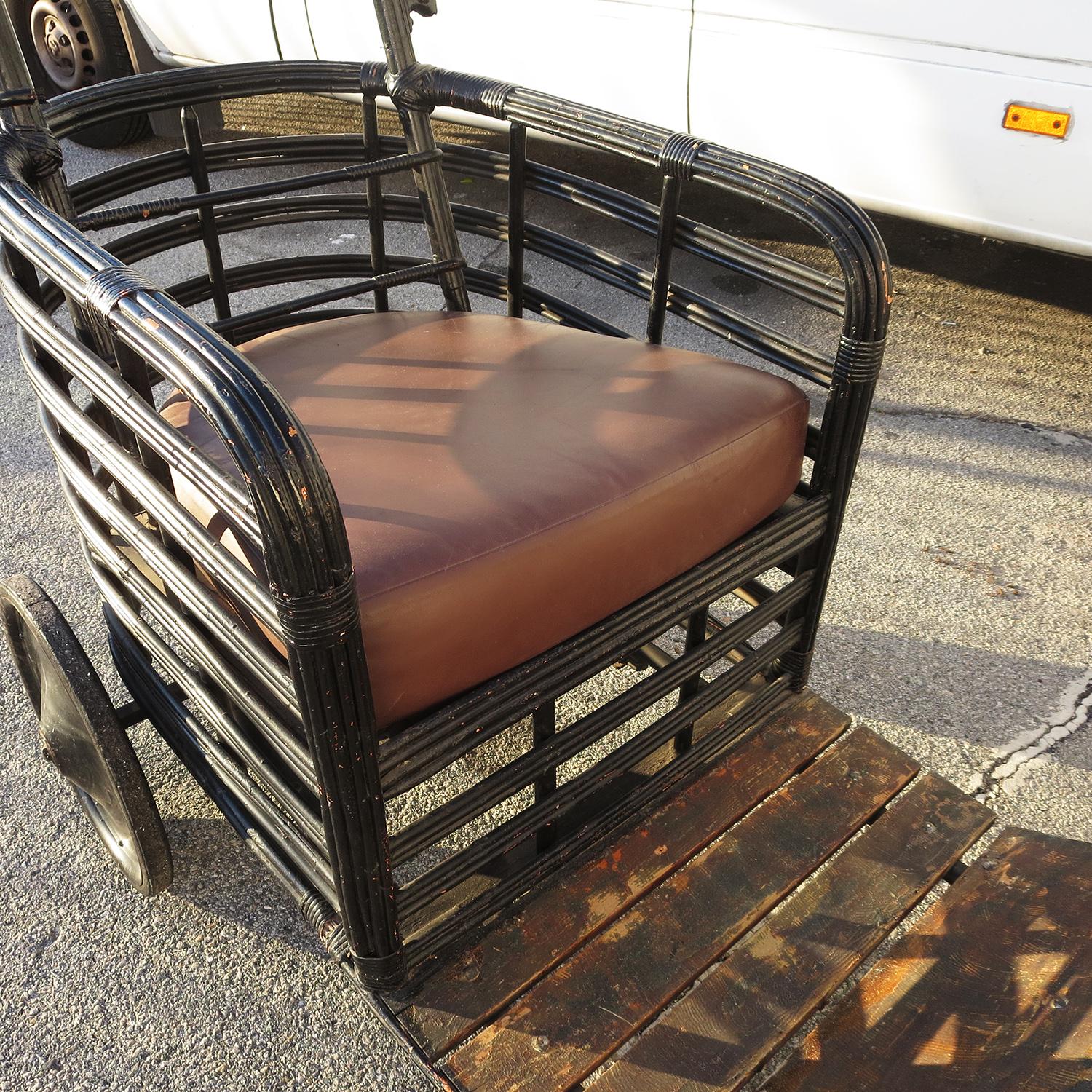 Boardwalk Stroller Chair in Painted Wicker (Frühes 20. Jahrhundert)