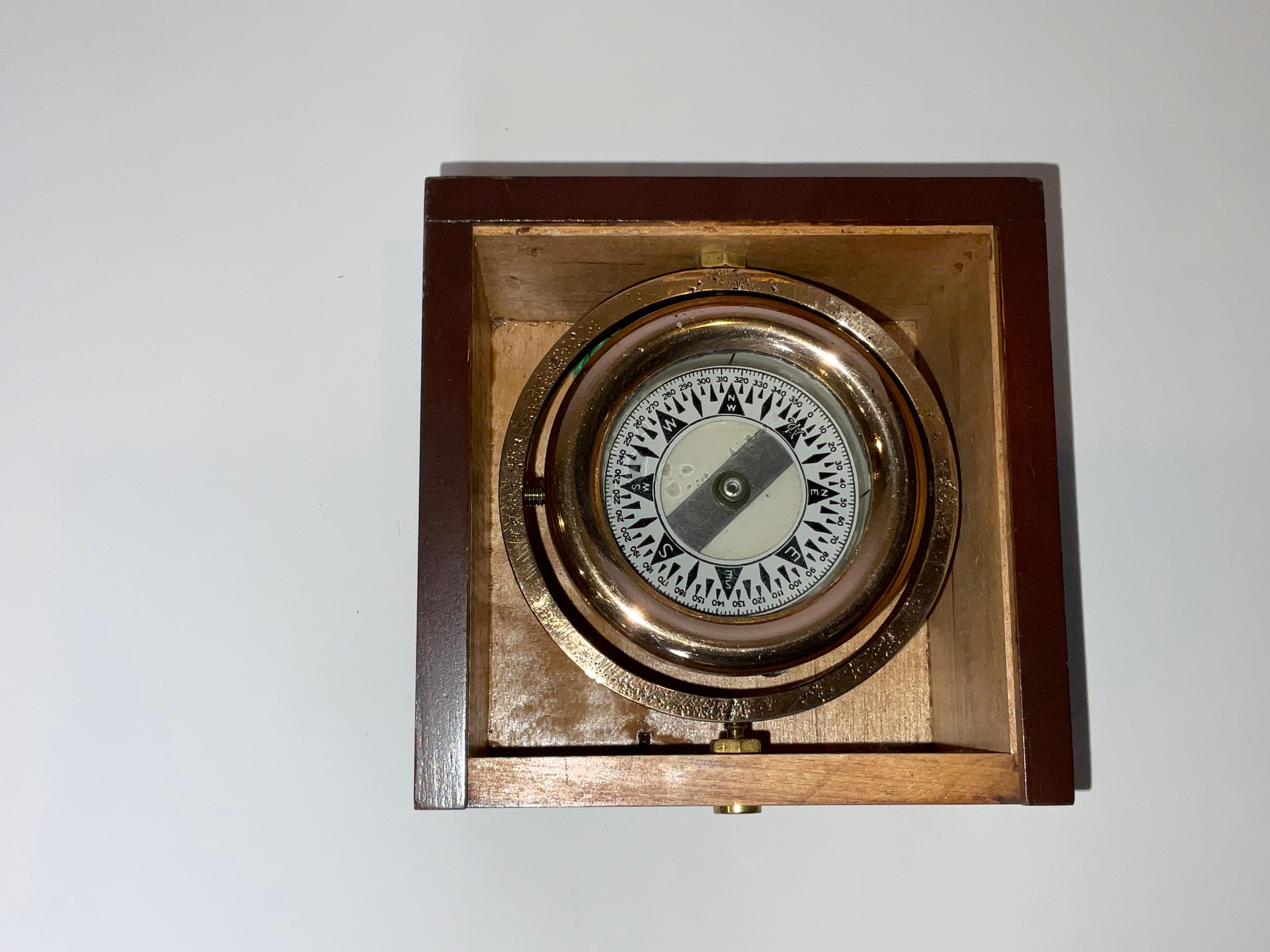 Boat Compass on Gimbal in a Mahogany Box For Sale 6