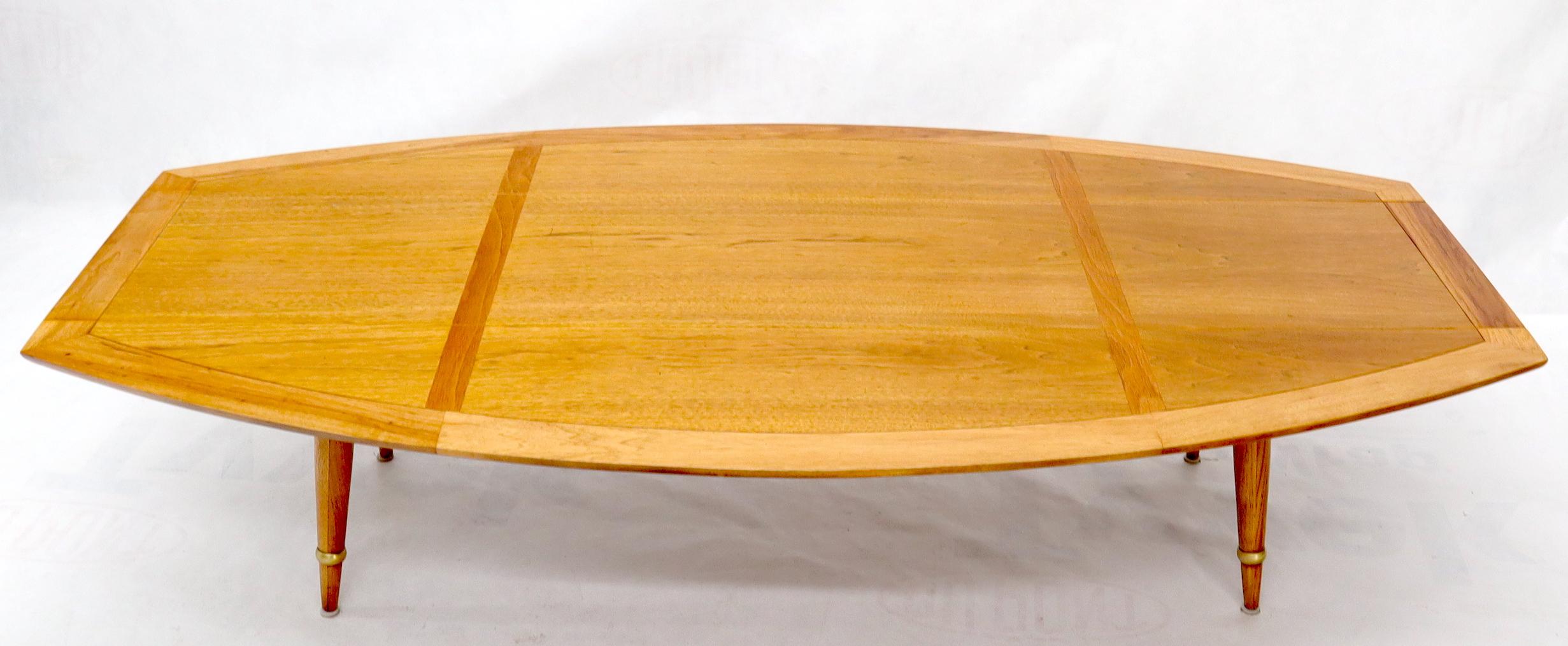 Boat Shape Large Drop Leaf Expandable Coffee Table In Excellent Condition For Sale In Rockaway, NJ