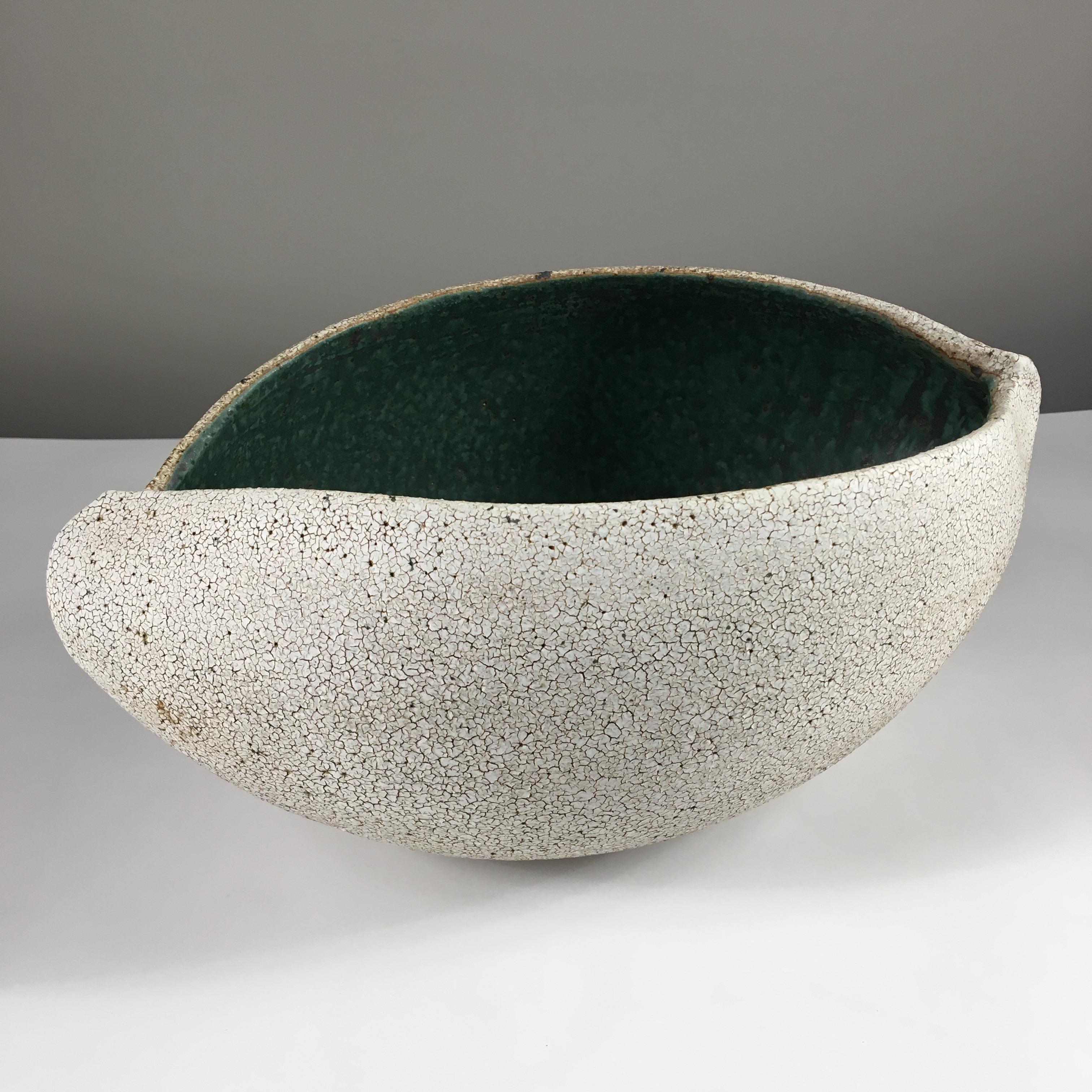 Boat-Form-Schale mit Glasur von Yumiko Kuga (Organische Moderne) im Angebot