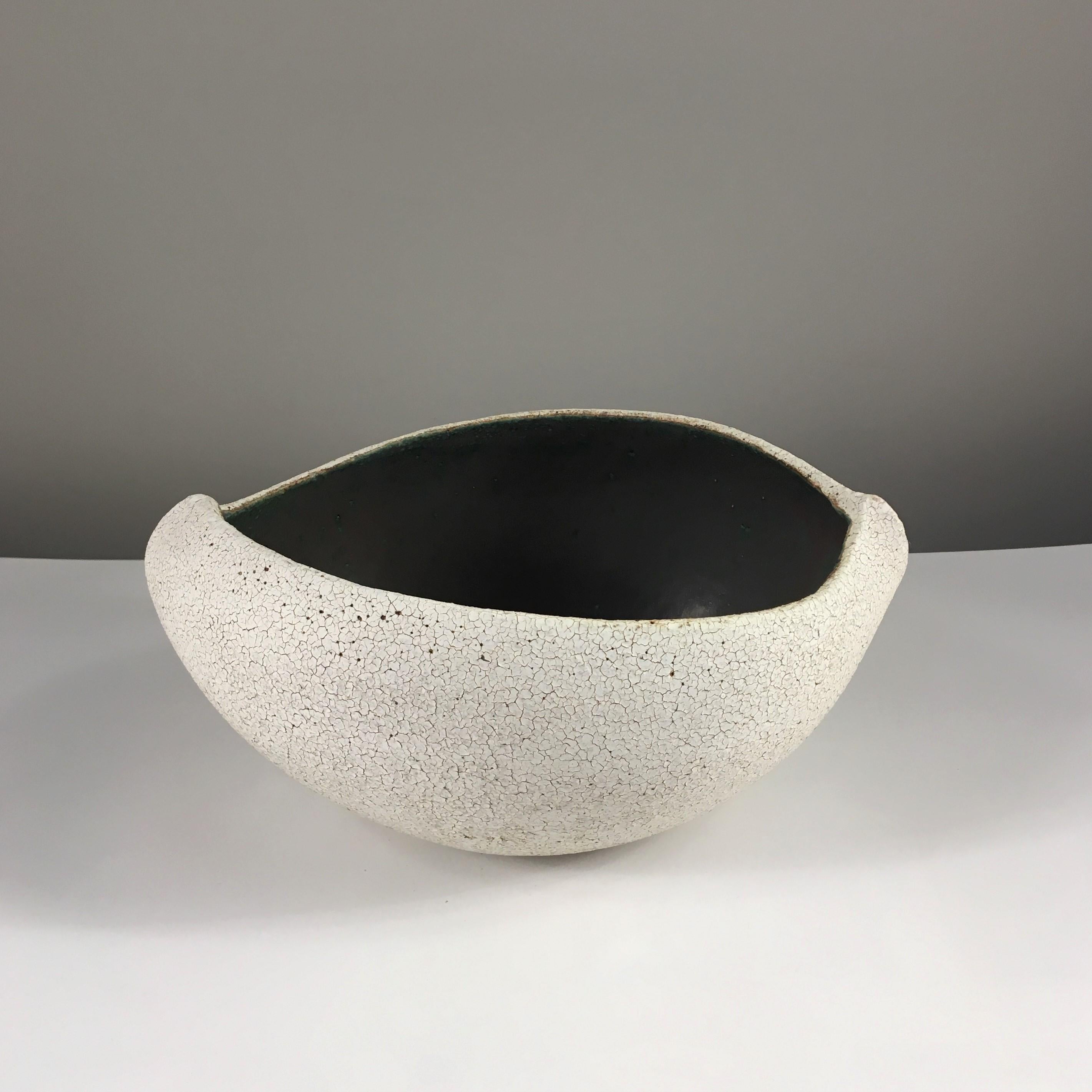 Organic Modern Boat Shaped Bowl with Dark Inner Glaze by Yumiko Kuga For Sale