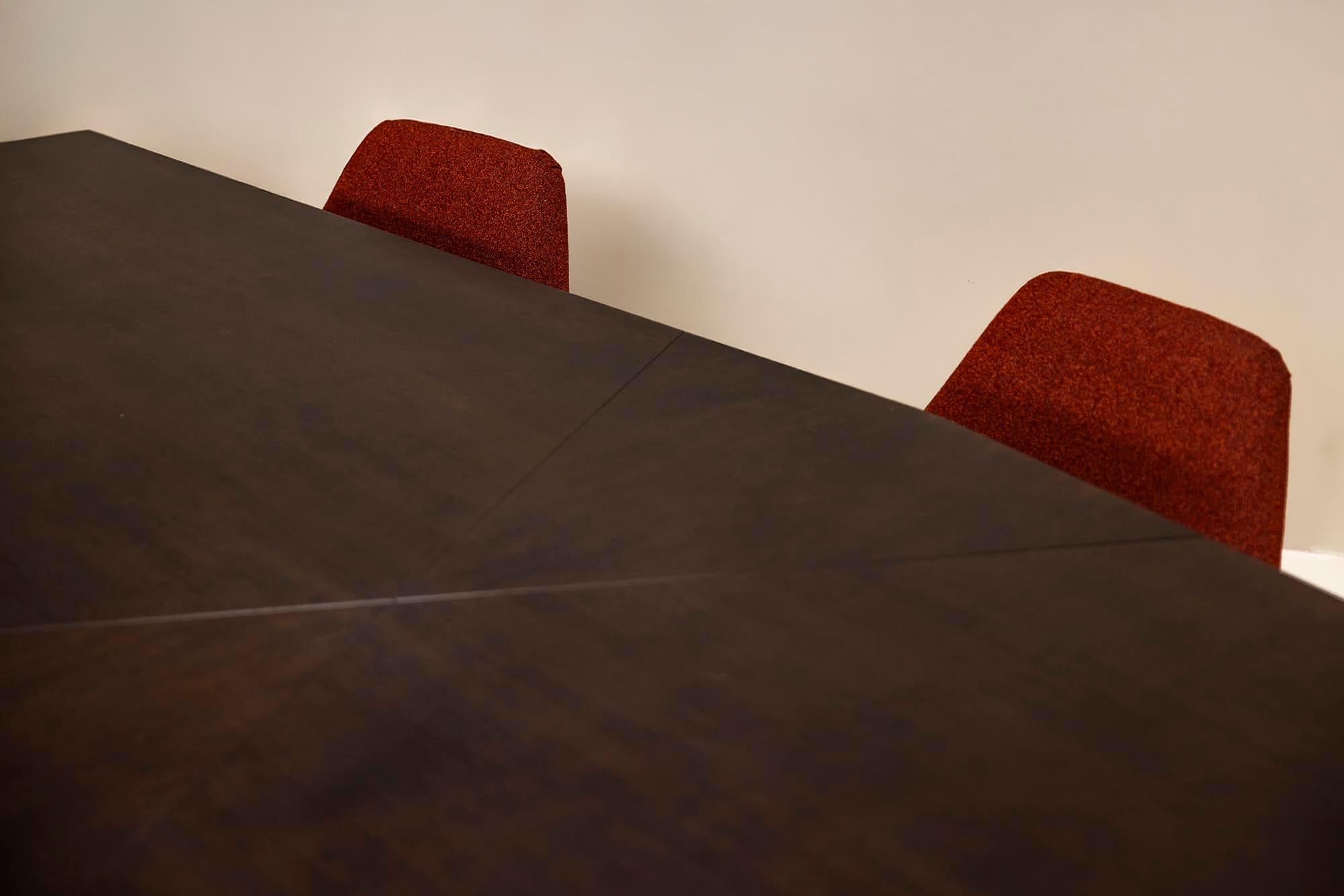 Tavolo da conferenza o da pranzo a forma di barca 