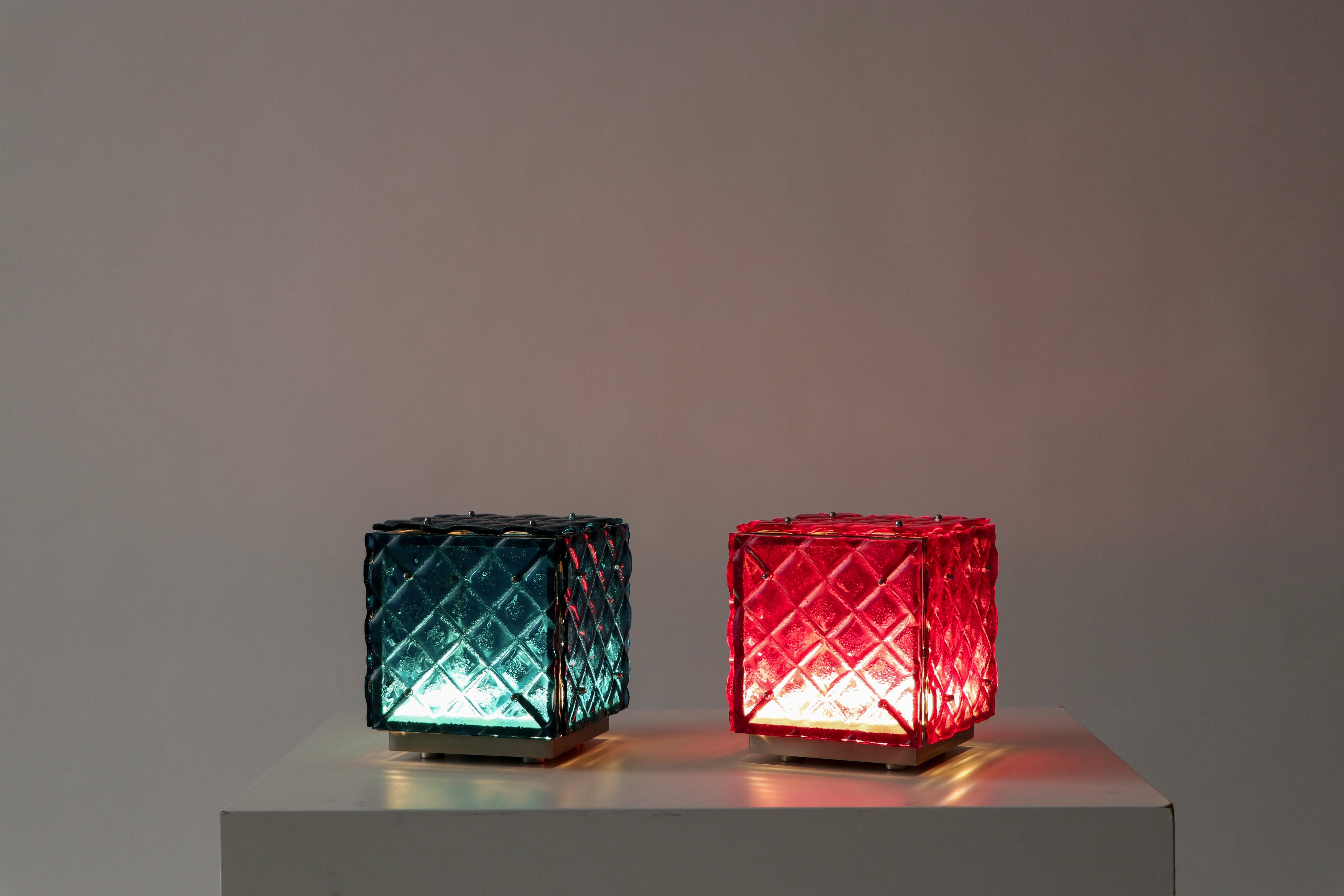 Métal Art fonctionnel contemporain Lumière d'ambiance Fucsia Verre fusionné artisanal en vente