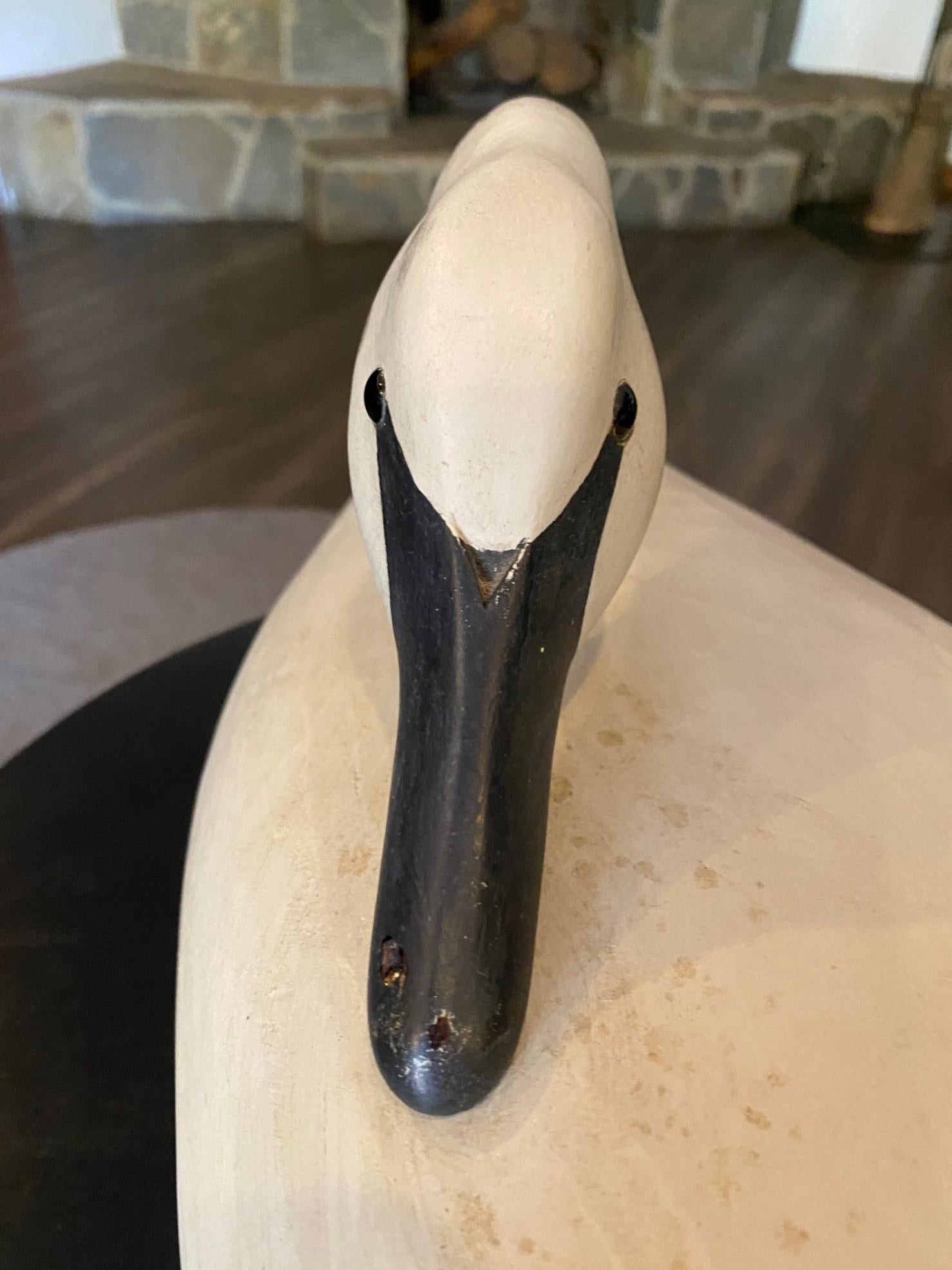 Bob Biddle Signed Vintage American Large Hand Carved Wood Swan Decoy Sculpture im Angebot 5