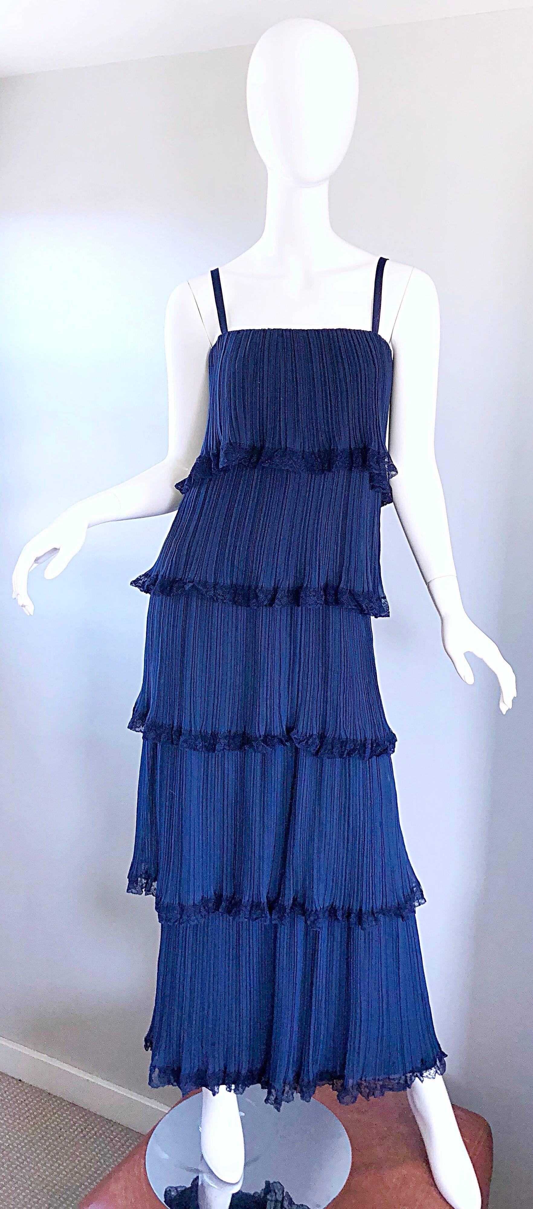 Chic late 1960s BOB BUGNARD COUTURE navy blue silk chiffon accordian pleated tiered full length evening gown / maxi dress! Features intricate accordian pleated chiffon tiers. Navy blue lace trim. Full metal zipper up the back with hook-and-eye
