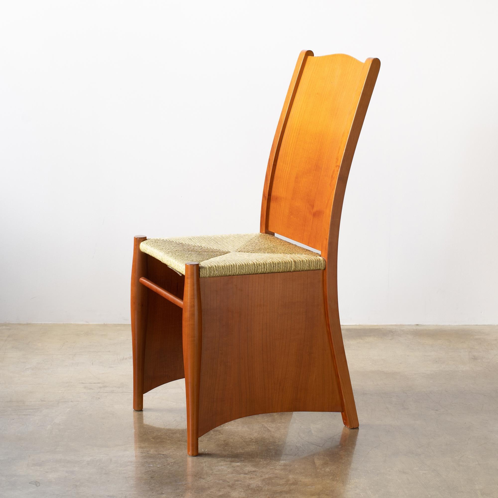 Bob Dubois disegnato da Philippe Starck per Driade. Questa sedia è una rara opera in legno e corda di carta delle sedie Strack. Un pezzo da collezione di Starck degli anni '80. 
Periodo di produzione solo dal 1987 al 1993.