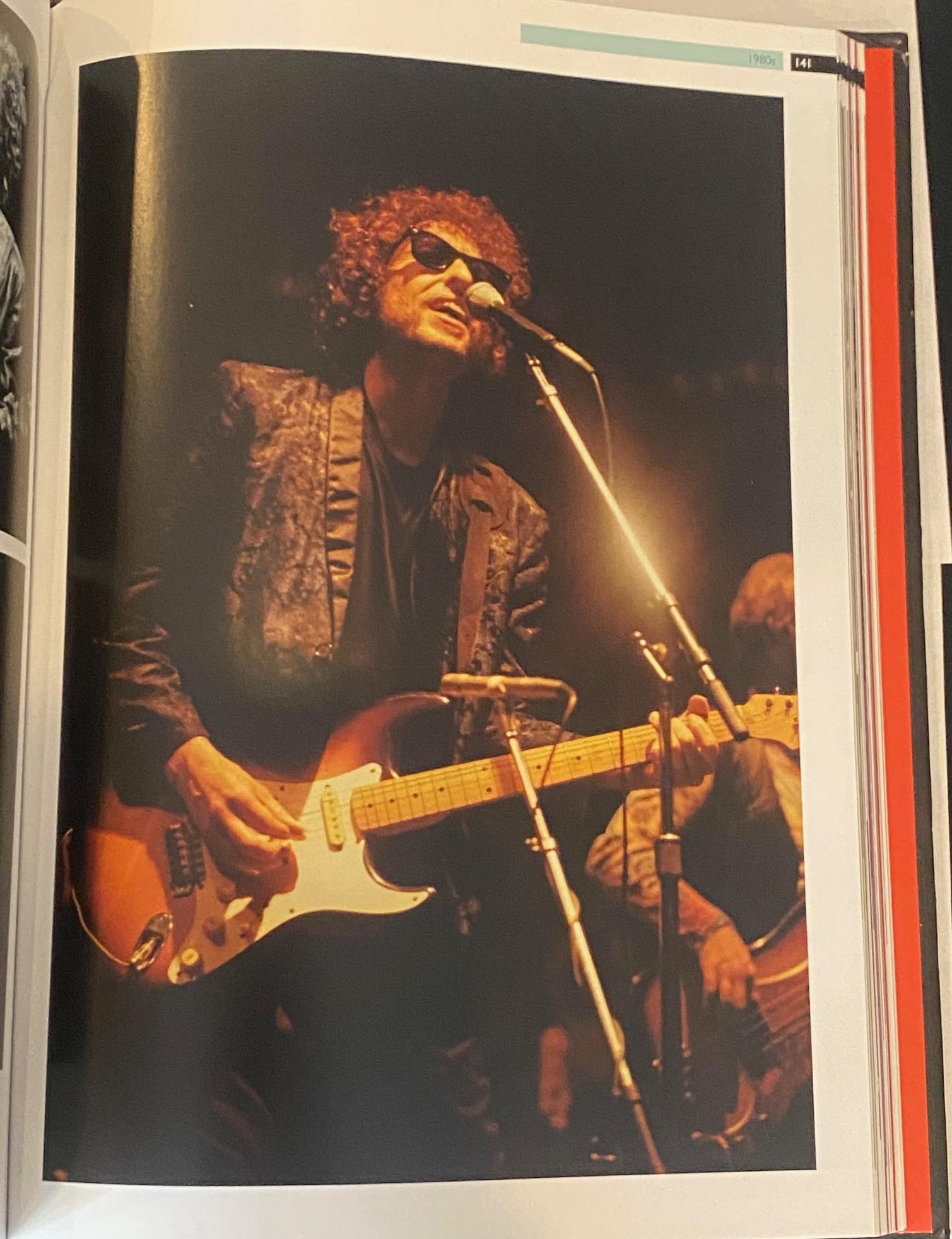 Bob Dylan Signed First Edition Hardover Photography Book His Life In Pictures en vente 11