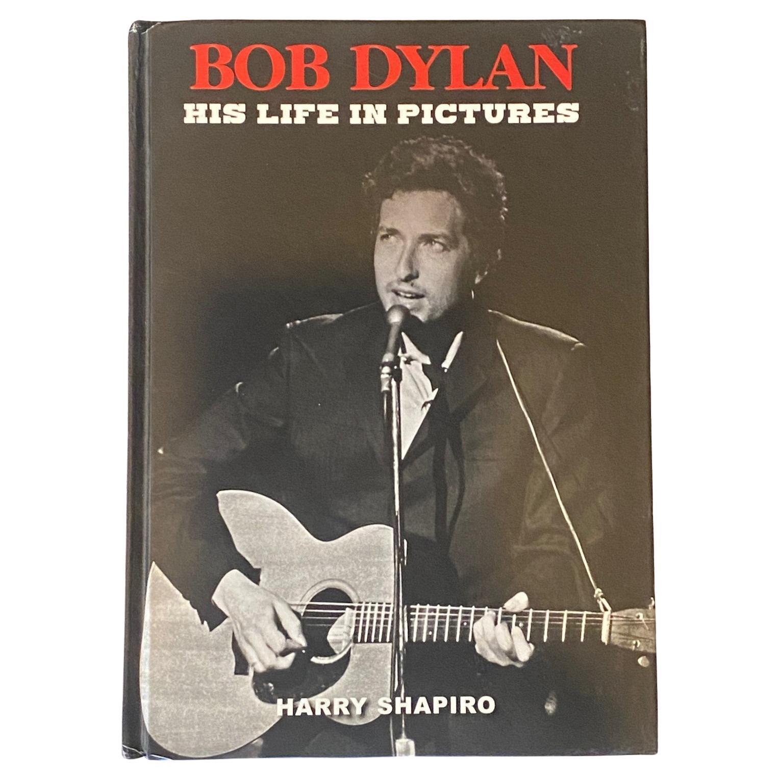 Bob Dylan Signed First Edition Hardover Photography Book His Life In Pictures en vente