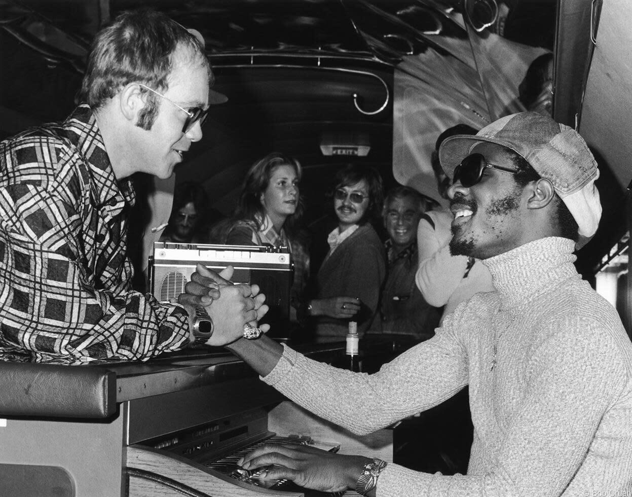 Bob Gruen Black and White Photograph - Elton John & Stevie Wonder, 1975