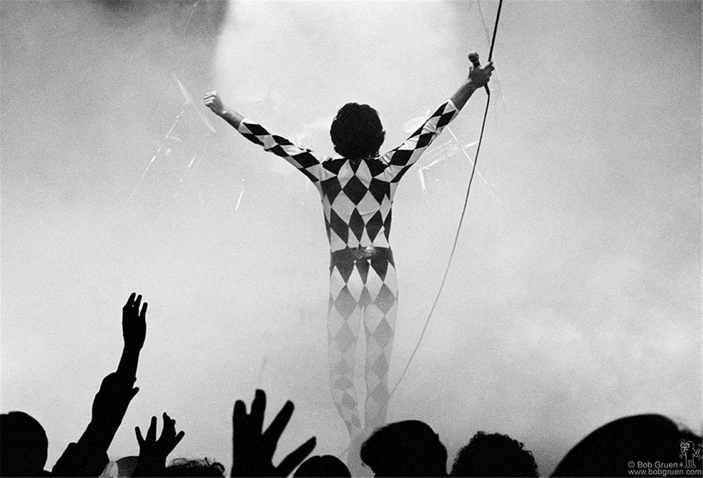 Bob Gruen Black and White Photograph – Freddie Mercury, Queen, NYC, 1977
