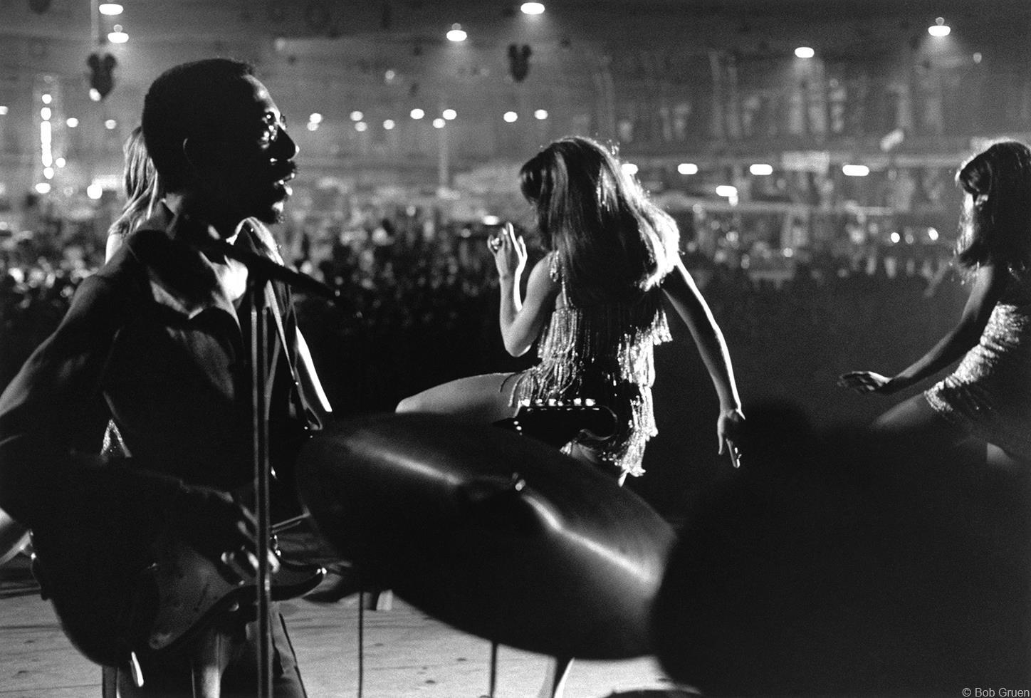 Bob Gruen Portrait Photograph – Ike & Tina Turner, NYC, 1971