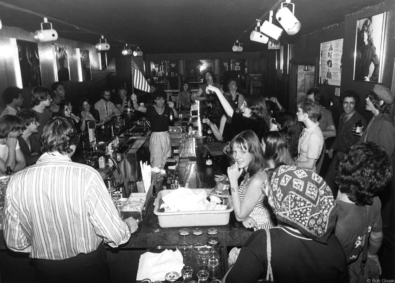 Bob Gruen Portrait Photograph - Max's Kansas City, NYC, 1976