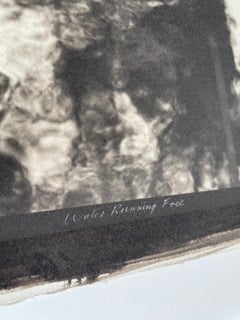 Acqua che scorre libera - Increspature d'acqua astratte