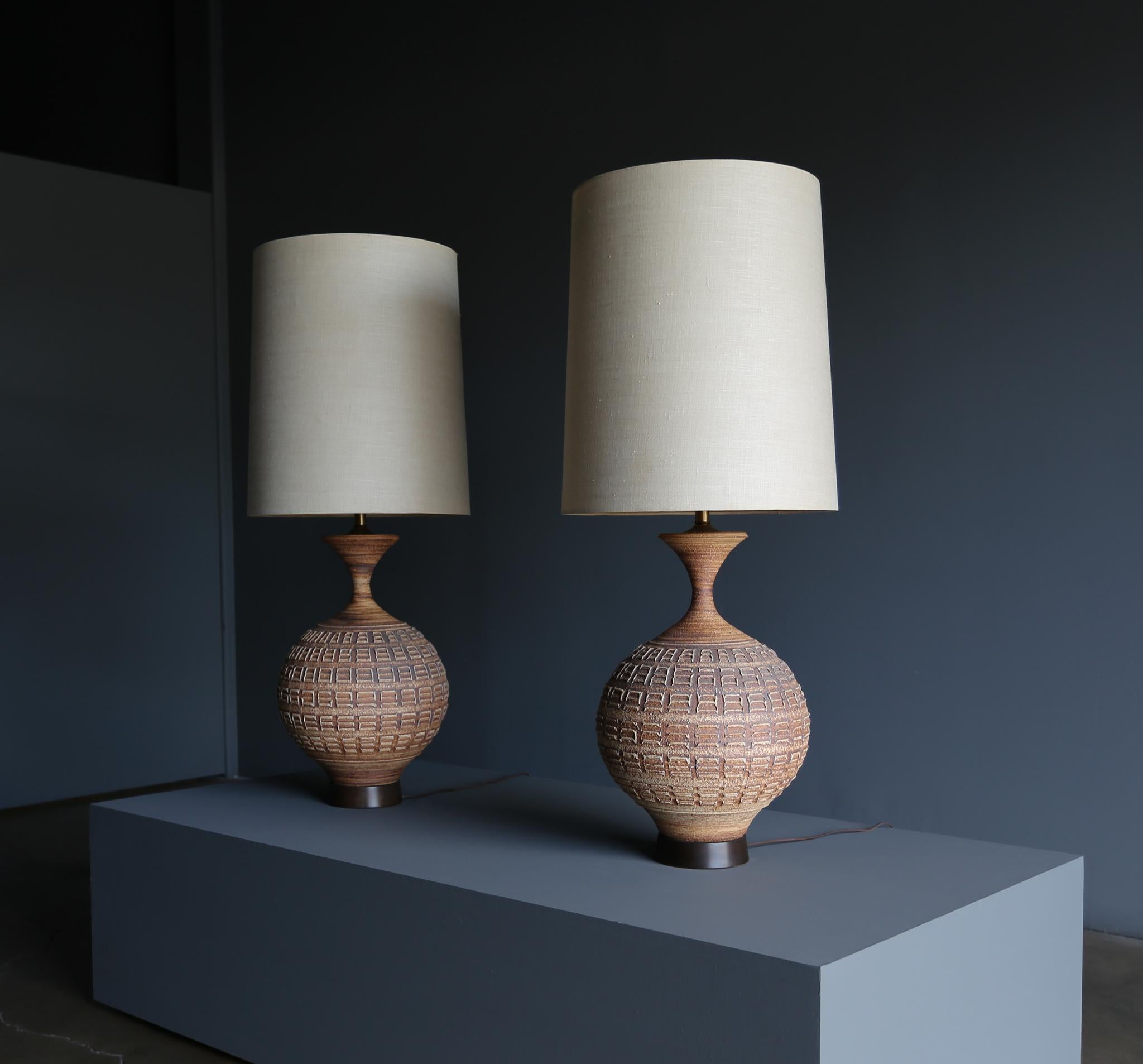 Lampes de table en céramique à grande échelle 