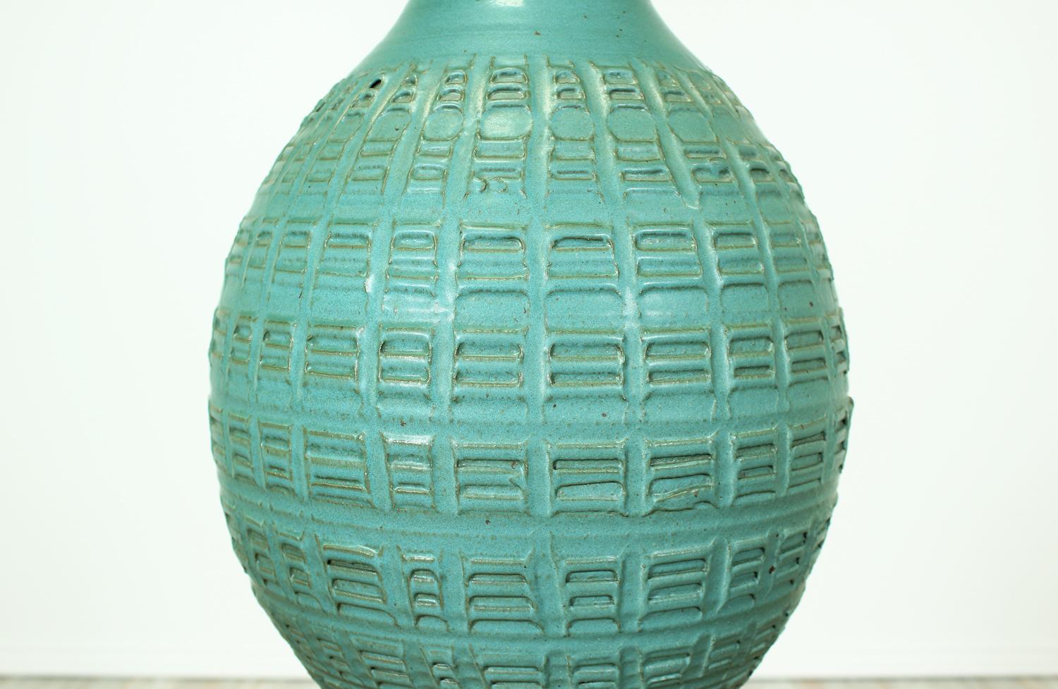 Mid-20th Century Bob Kinzie “N-Series” Glazed Teal Ceramic Table Lamp for Affiliated Craftsmen