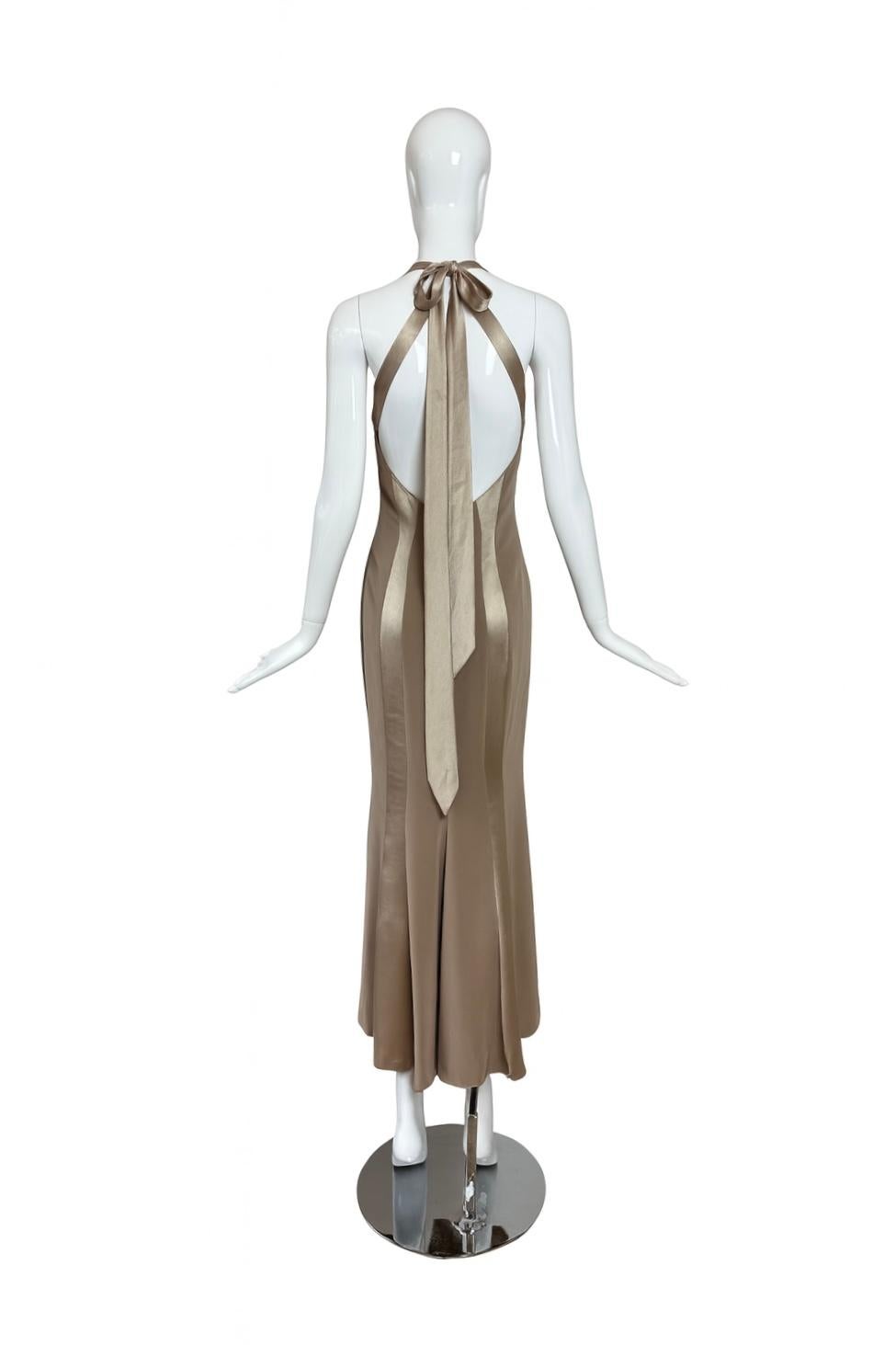 BOB MACKIE 1997 Vintage Runway Beige Evening Gown Open Back Bridal Wedding Pour femmes en vente