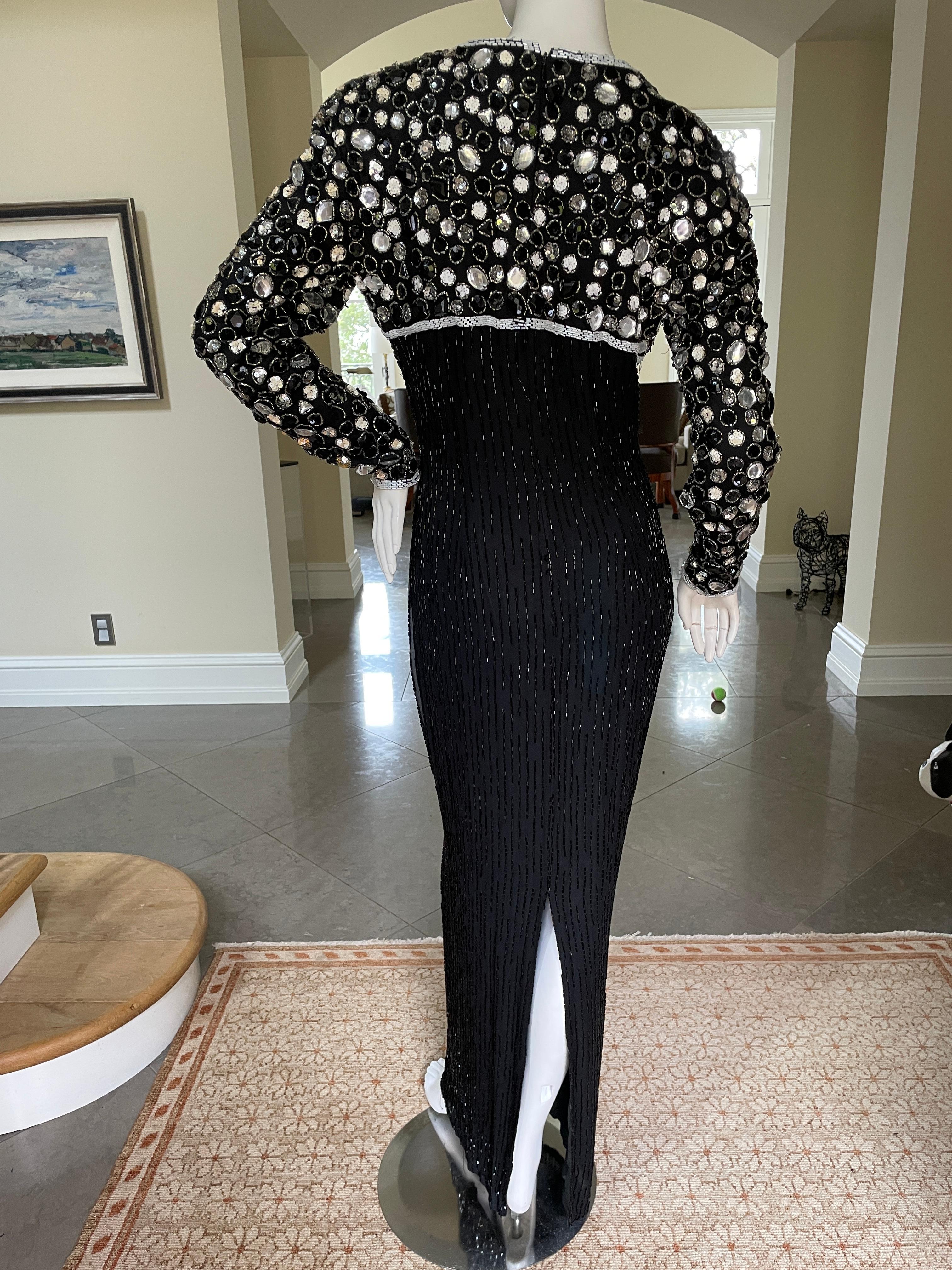 Bob Mackie Dramático vestido de noche de los años 80 con pedrería y escote en pico en venta 4