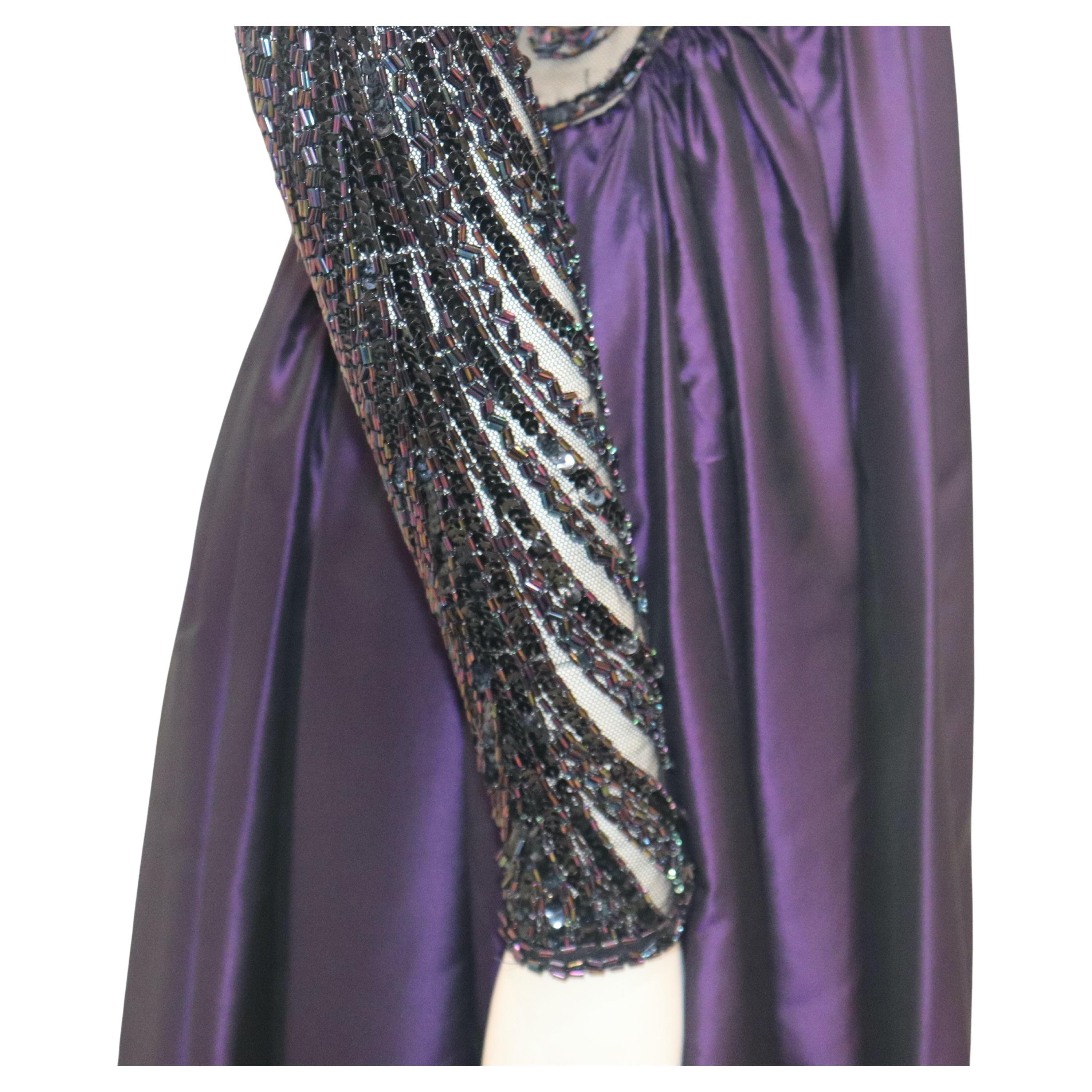 BOB MACKIE Lila Tea Length-Kleid mit perlenbesetztem Mieder und Ärmeln und offenem Rückenausschnitt im Angebot 6