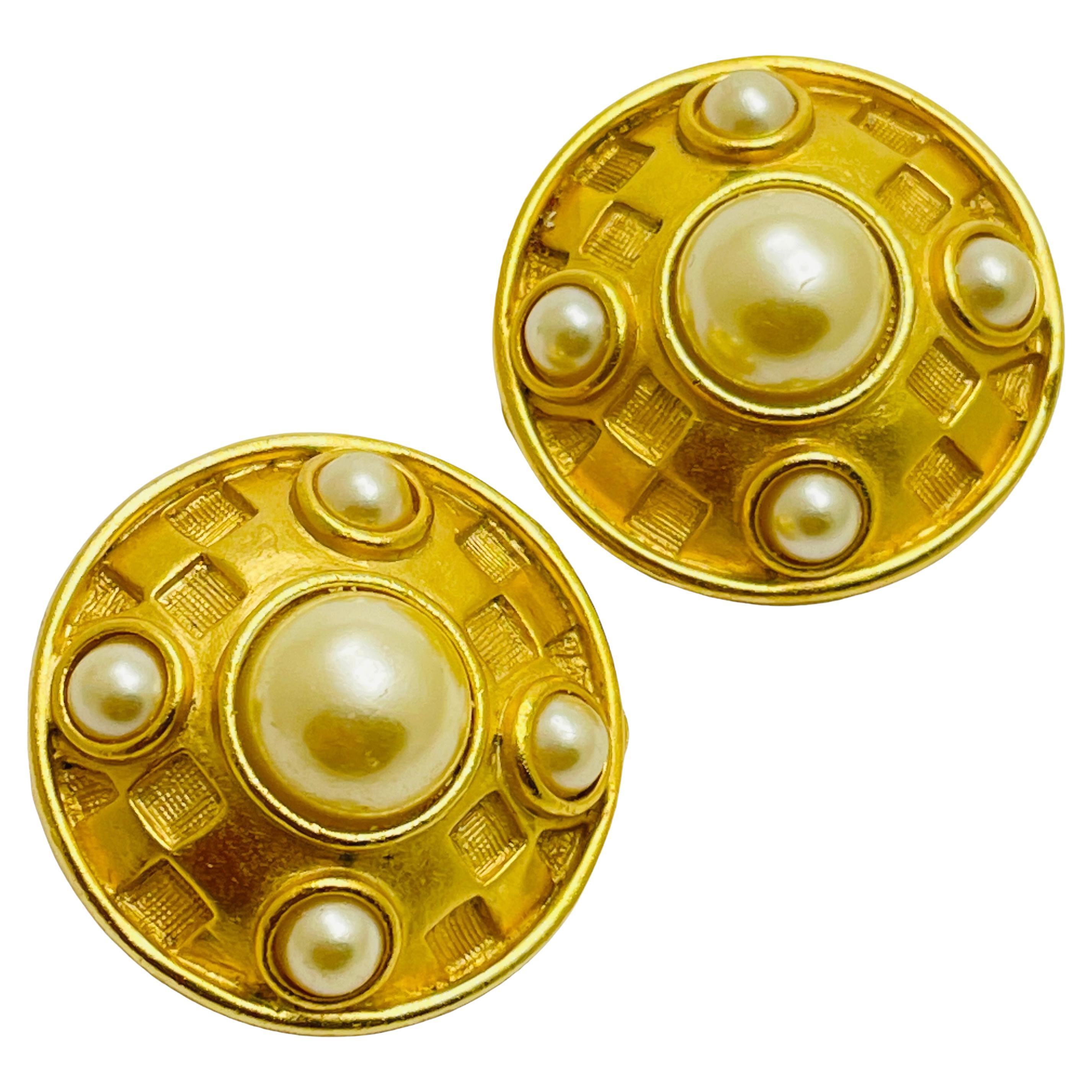 BOB MACKIE signed gold pearl designer runway clip on earrings For Sale