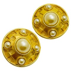 BOB MACKIE - Boucles d'oreilles à clip signées, en or et en perles, pour les défilés de mode